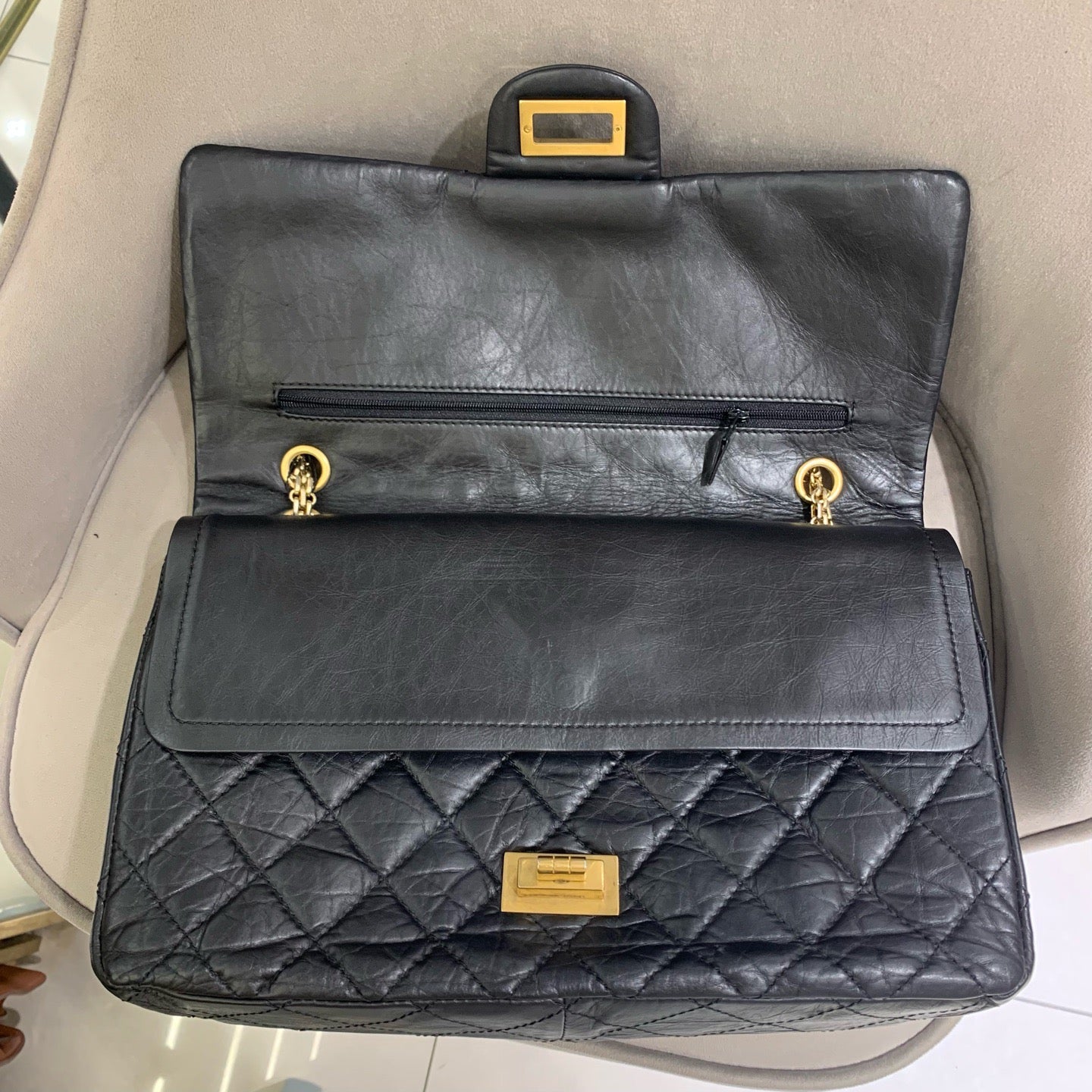 Chanel - Reissue 2.55 Flap Bag - Aged calfskin leather - Black - (Large)
