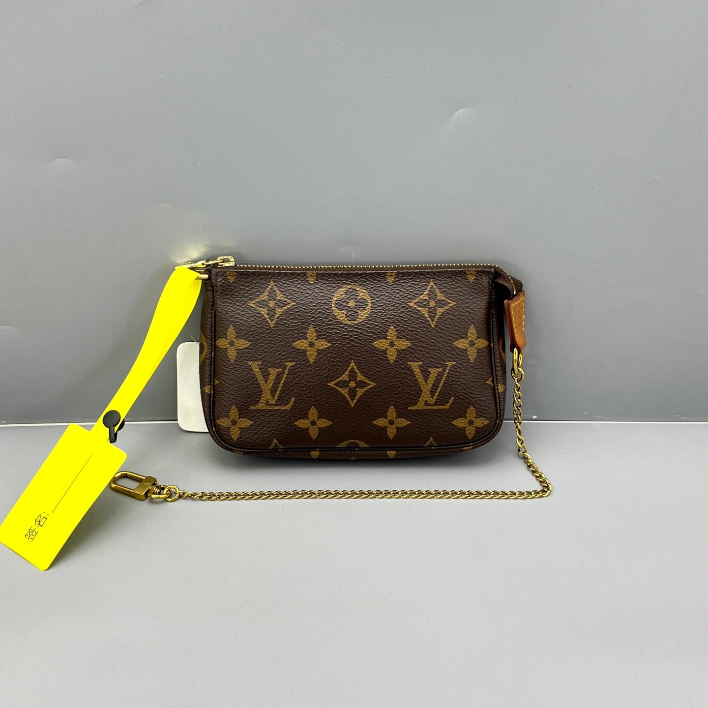 Louis Vuitton - Mini Pochette Accessoires - Monogram coated canvas with natural cowhide leather trim - Brown - (mini)
