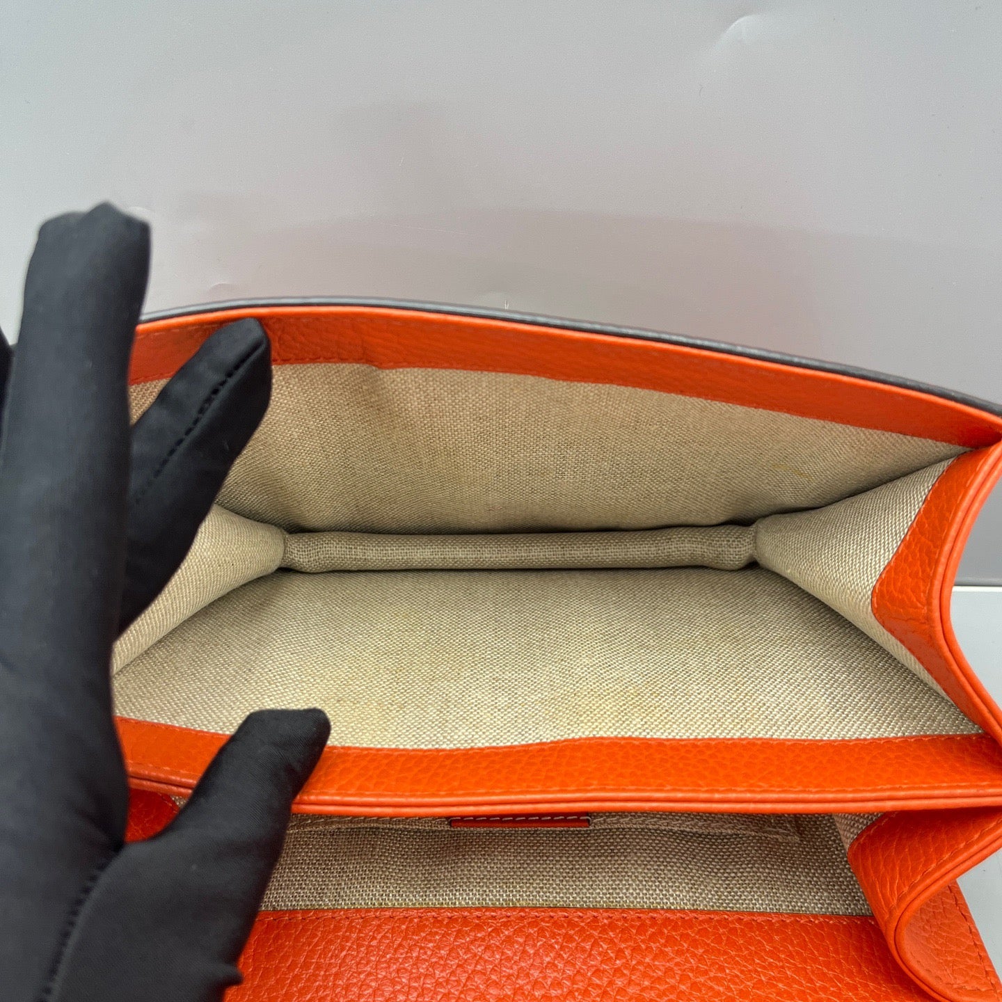 Gucci - Interlocking G Accordion Flap Bag - Grained leather - Orange - (Small)
