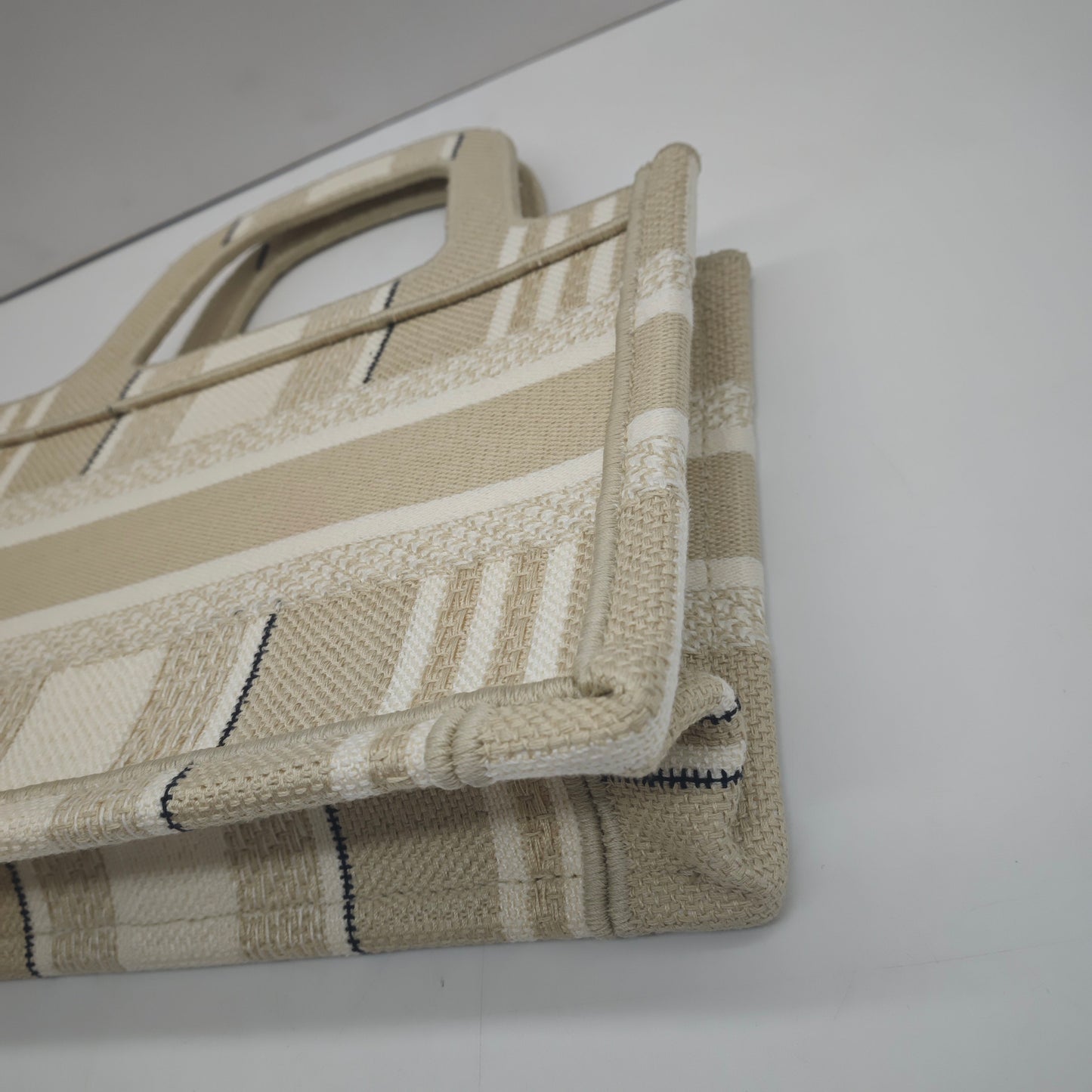 Dior - Book Tote Mini Horizontal - Embroidered cotton textile - Beige - (mini)
