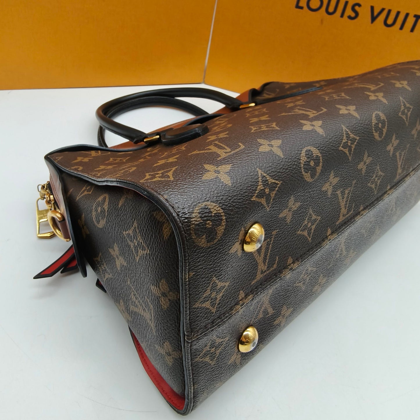Louis Vuitton - Tuileries Besace - Monogram coated canvas with leather trim - Multicolour - (medium)