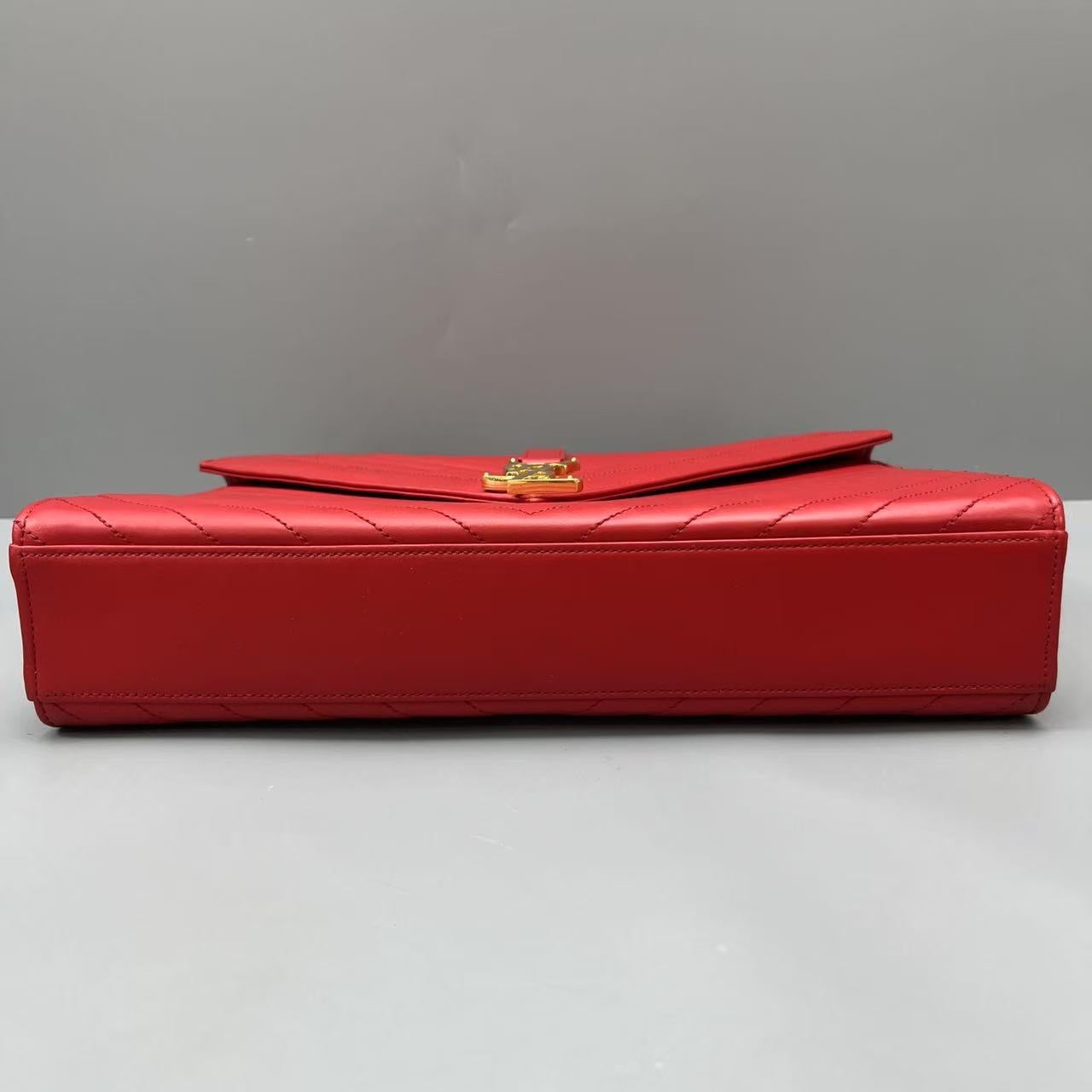 Saint Laurent - Medium Envelope Chain Bag - Leather - Red - (medium)