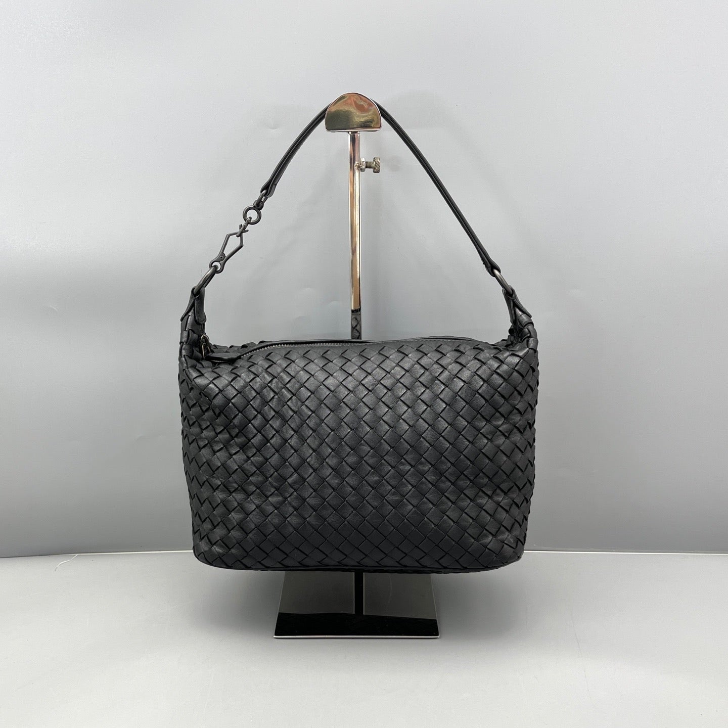 Bottega Veneta - Intrecciato Small Shoulder Bag - Lambskin leather - Black - (mini)