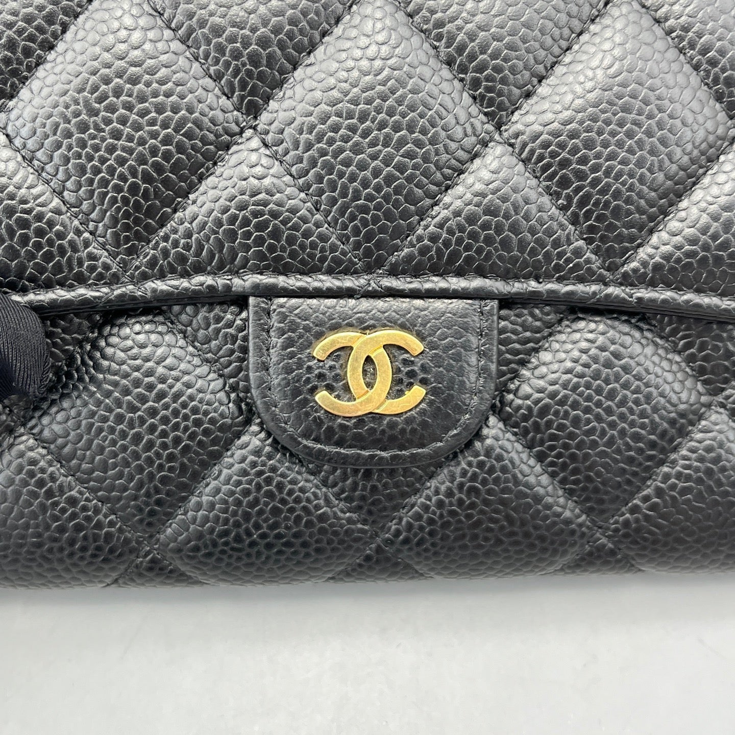 Chanel - Classic Flap Wallet - Caviar leather - Black with Gold-Tone Hardware - (Medium)