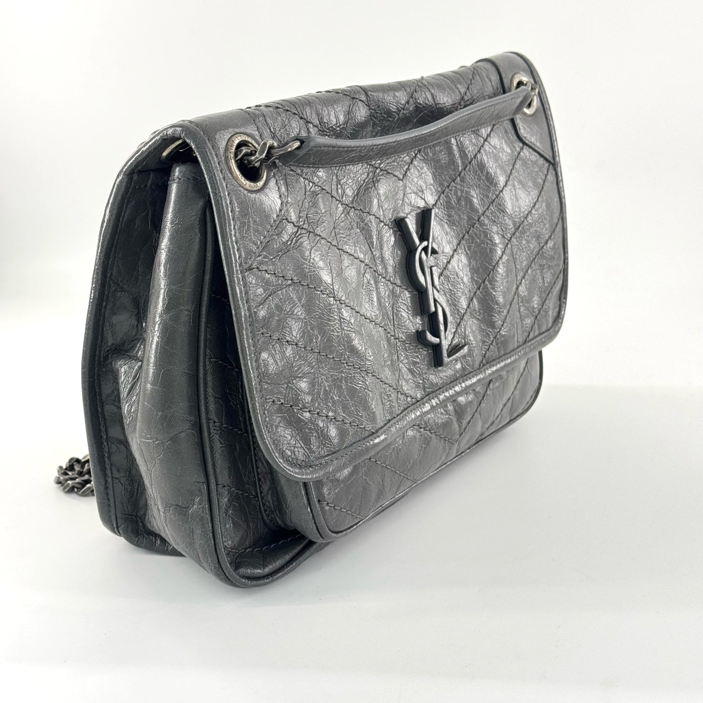 Saint Laurent - Niki Medium - Distressed crinkled calfskin leather - Grey - (Medium)