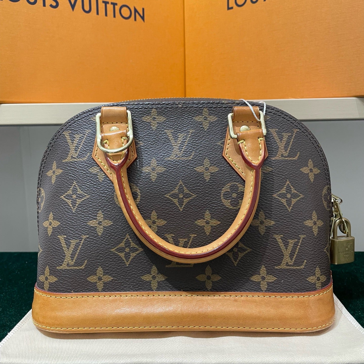 Louis Vuitton - Alma BB - Monogram coated canvas with Vachetta leather trim - Brown - (Mini)