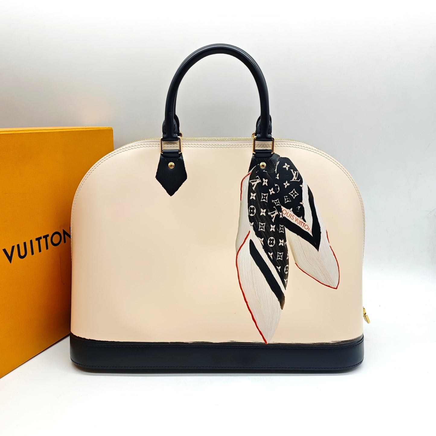 Louis Vuitton - Alma FW23 Runway Model - Smooth polished leather - Beige - (large)
