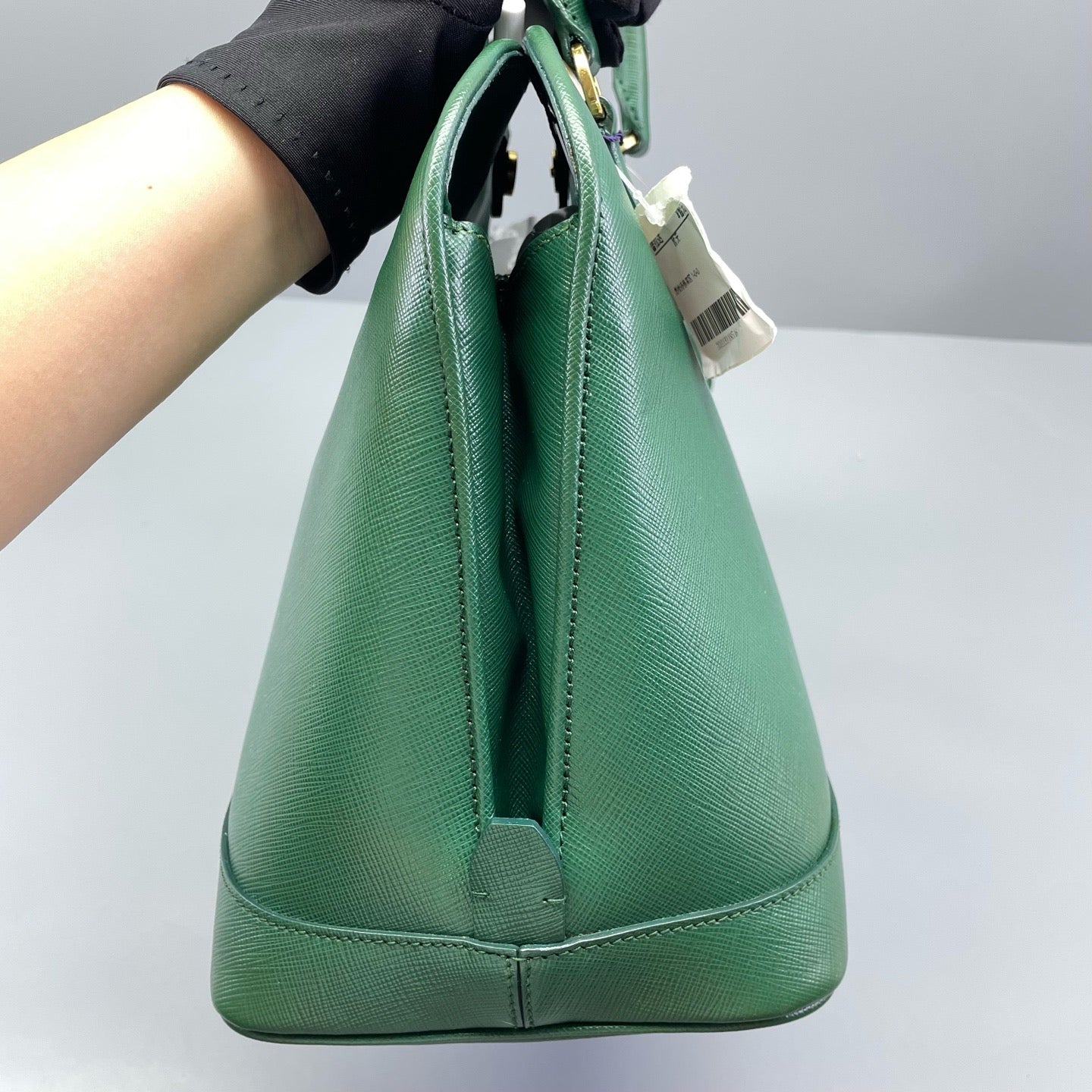 Prada - Saffiano Lux Dome Handbag - Saffiano leather - Green - (medium)