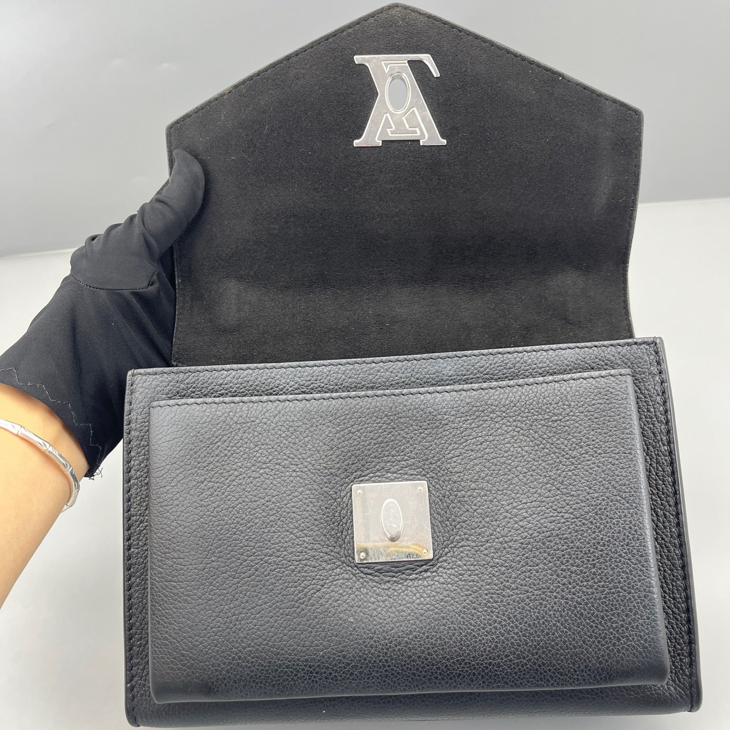 Louis Vuitton - Lockme - Leather - Black - (small)