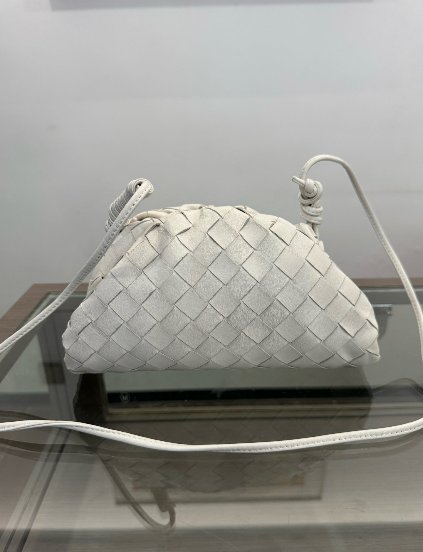 Bottega Veneta - The Mini Pouch - Lambskin leather - White - (mini)