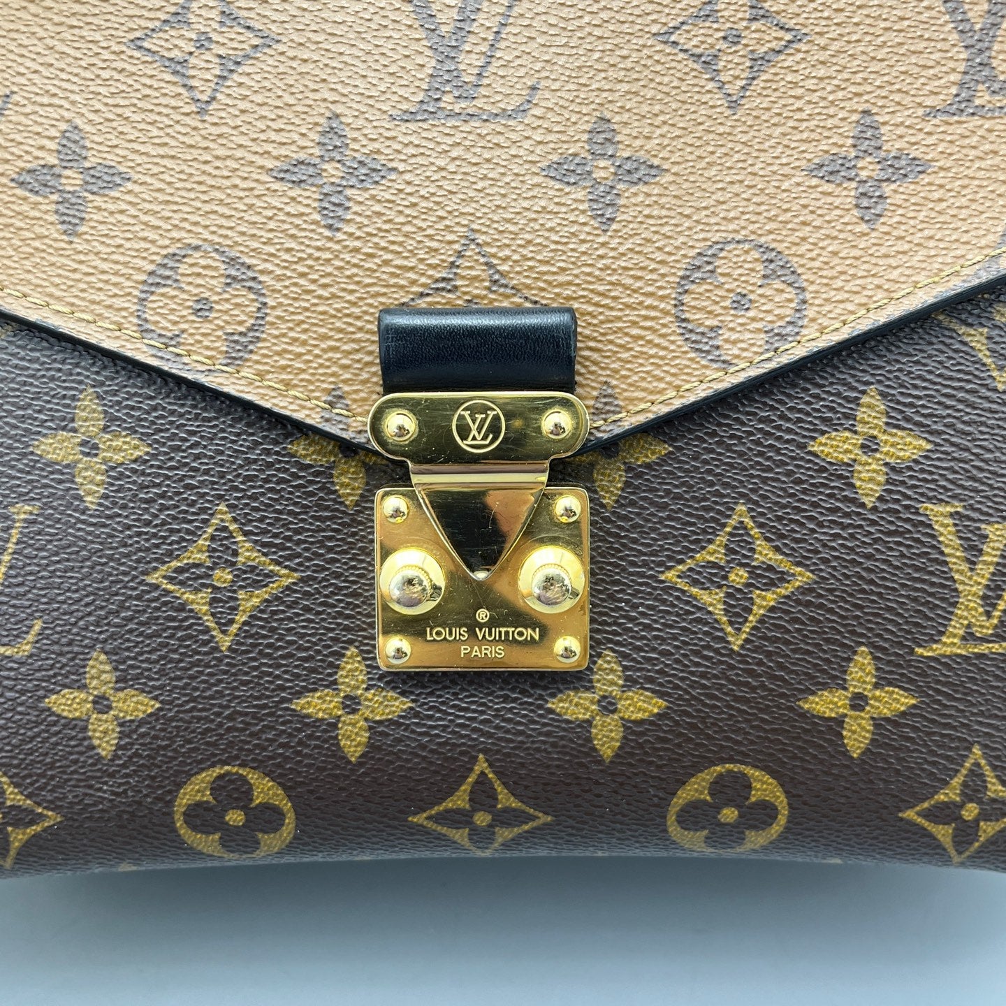 Louis Vuitton - Pochette Métis Reverse Monogram - Coated canvas - Brown - (Medium)