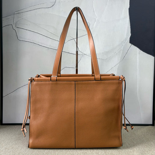 Loewe - Cushion Tote Bag - Grained calfskin leather - Caramel - (Large)