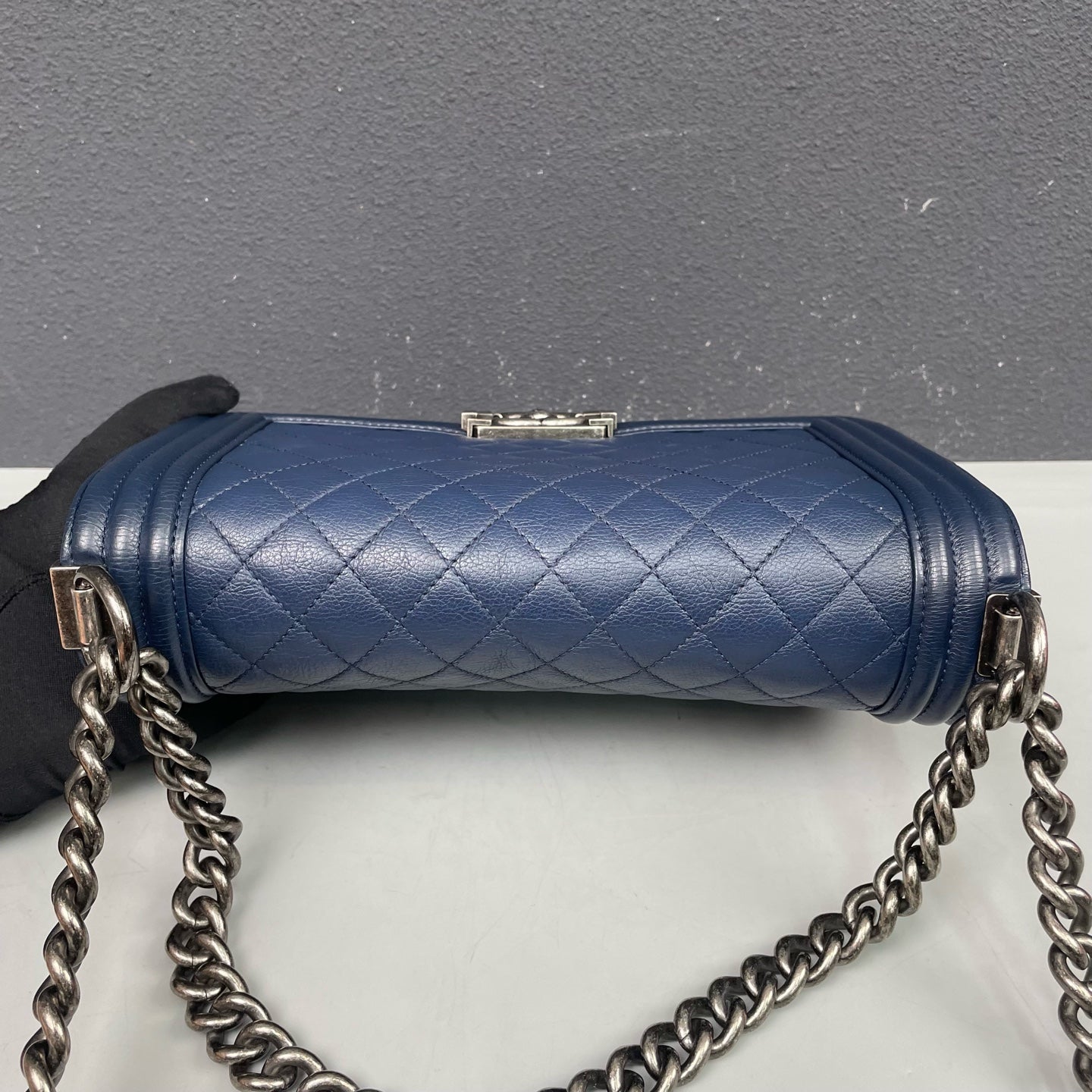 Chanel - Boy Chanel Medium - Grained calfskin leather - Navy - (Medium)