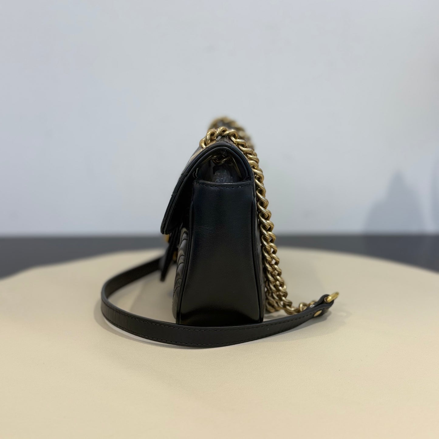 Gucci - GG Marmont Matelassé Small Chain Shoulder Bag - Leather - Black - (Small)