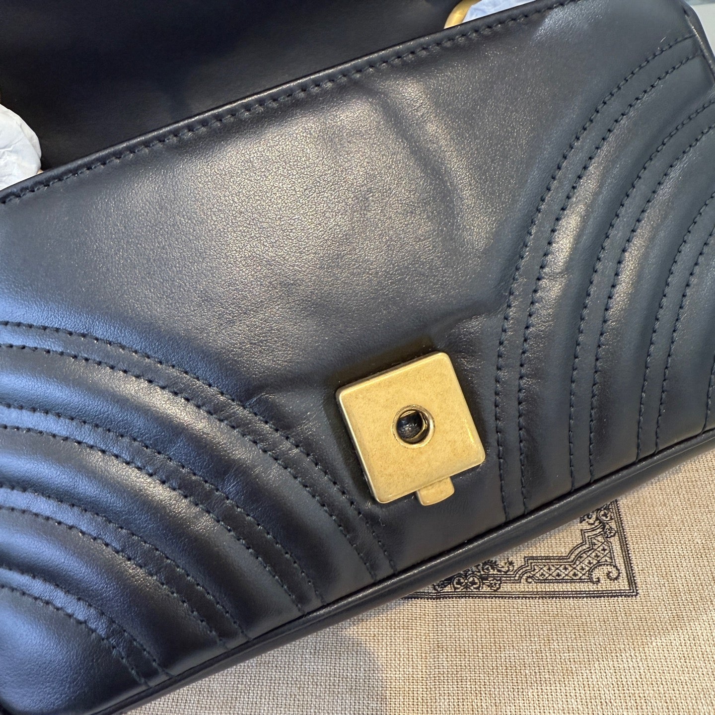 Gucci - GG Marmont Matelassé Small Chain Bag - Matelassé chevron quilted leather - Black - (Small)