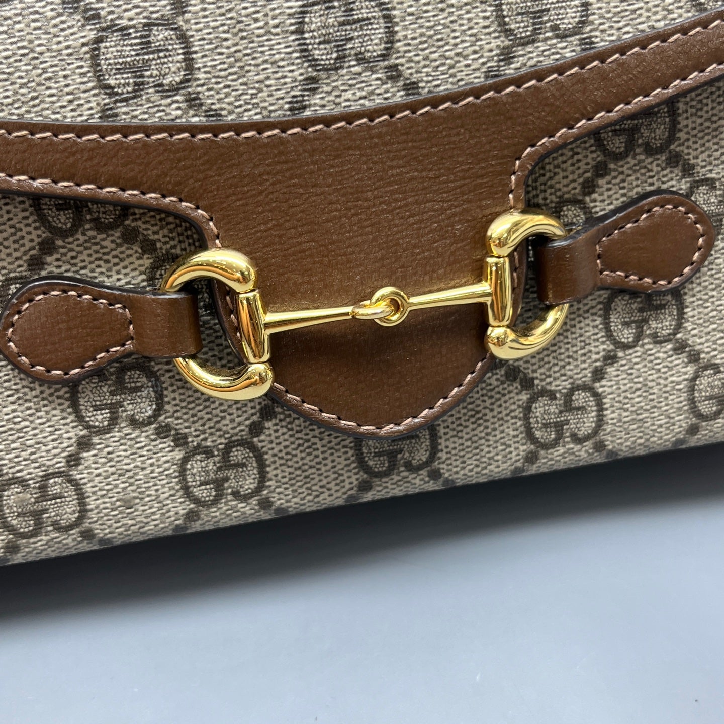 Gucci - Horsebit 1955 Horizontal Phone Bag - GG Supreme canvas with leather trim - Beige and Brown - (mini)