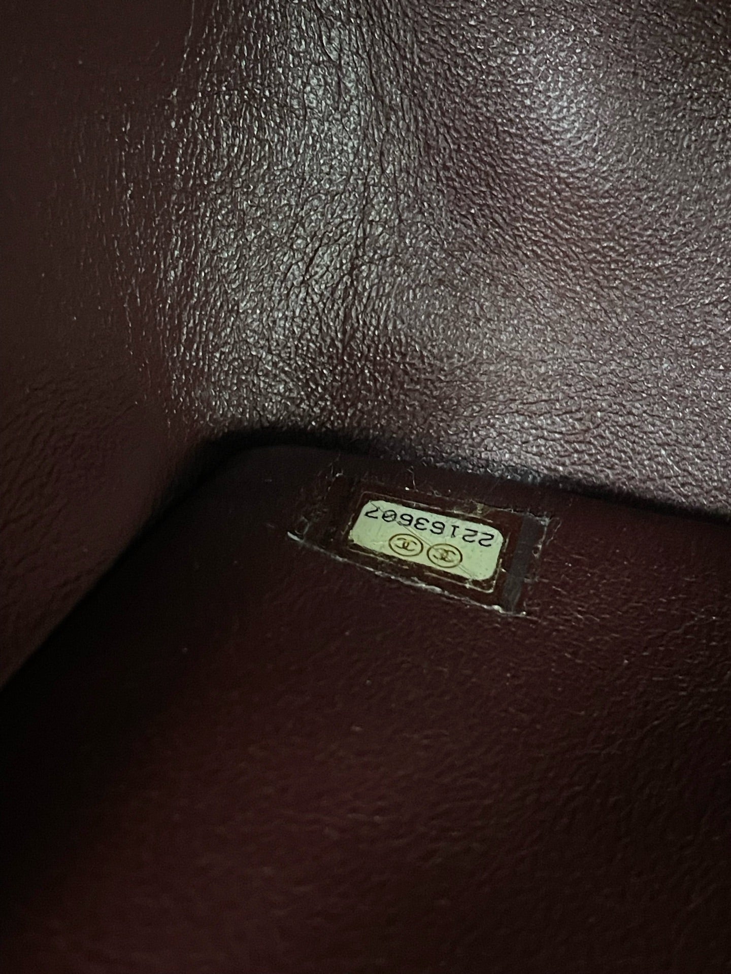 Chanel - Seasonal Classic Flap - Lambskin leather - Grey with Burgundy accents, Gold-Tone Hardware - (Medium)