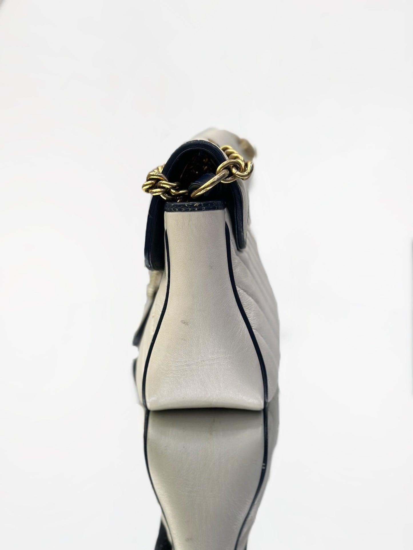 Gucci - GG Marmont Matelassé Shoulder Bag - Leather - White - (medium)