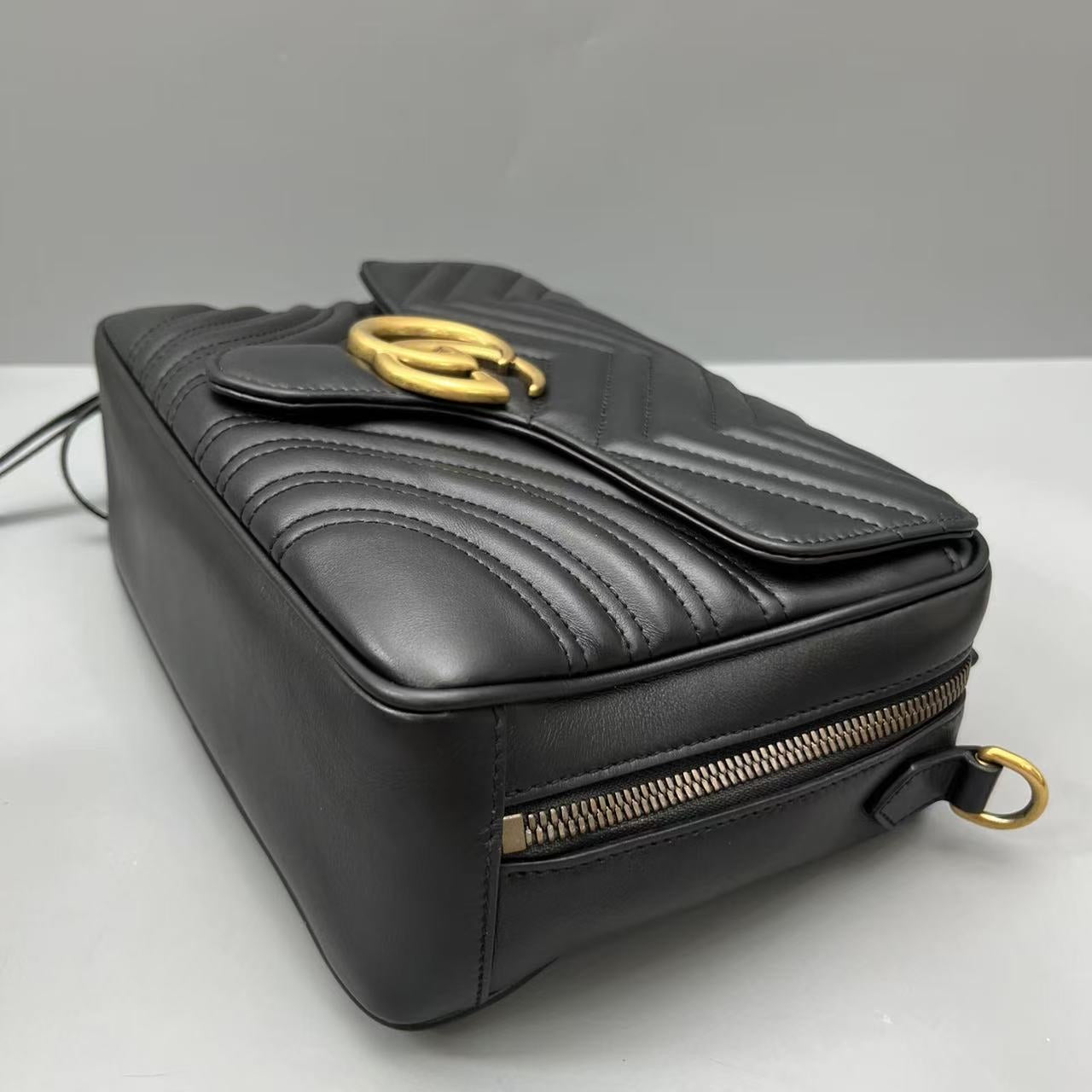 Gucci - GG Marmont Matelassé Messenger Bag - Leather - Black - (medium)