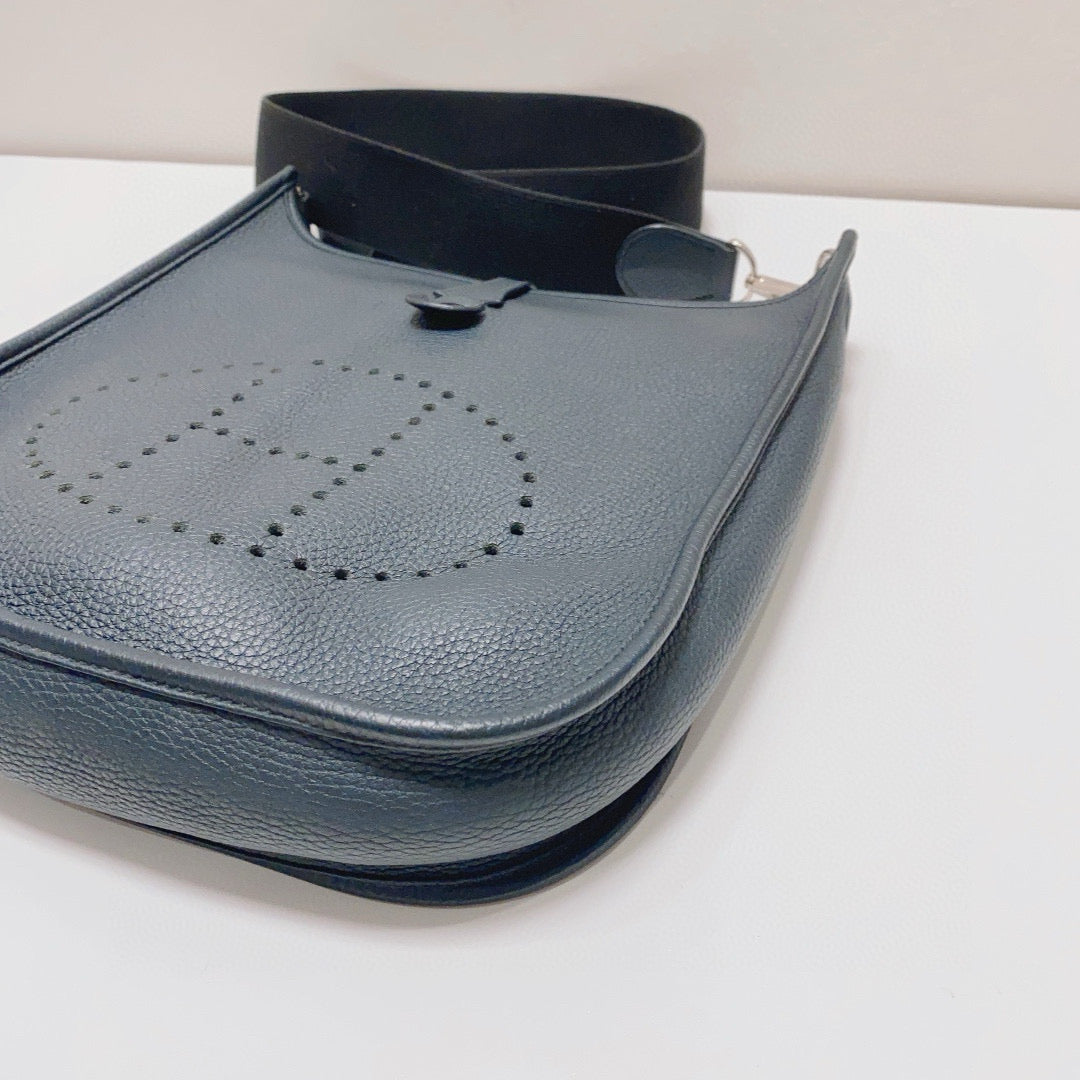 Hermès - Evelyne 29 - Leather - Navy with Silver-Tone Hardware - (medium)