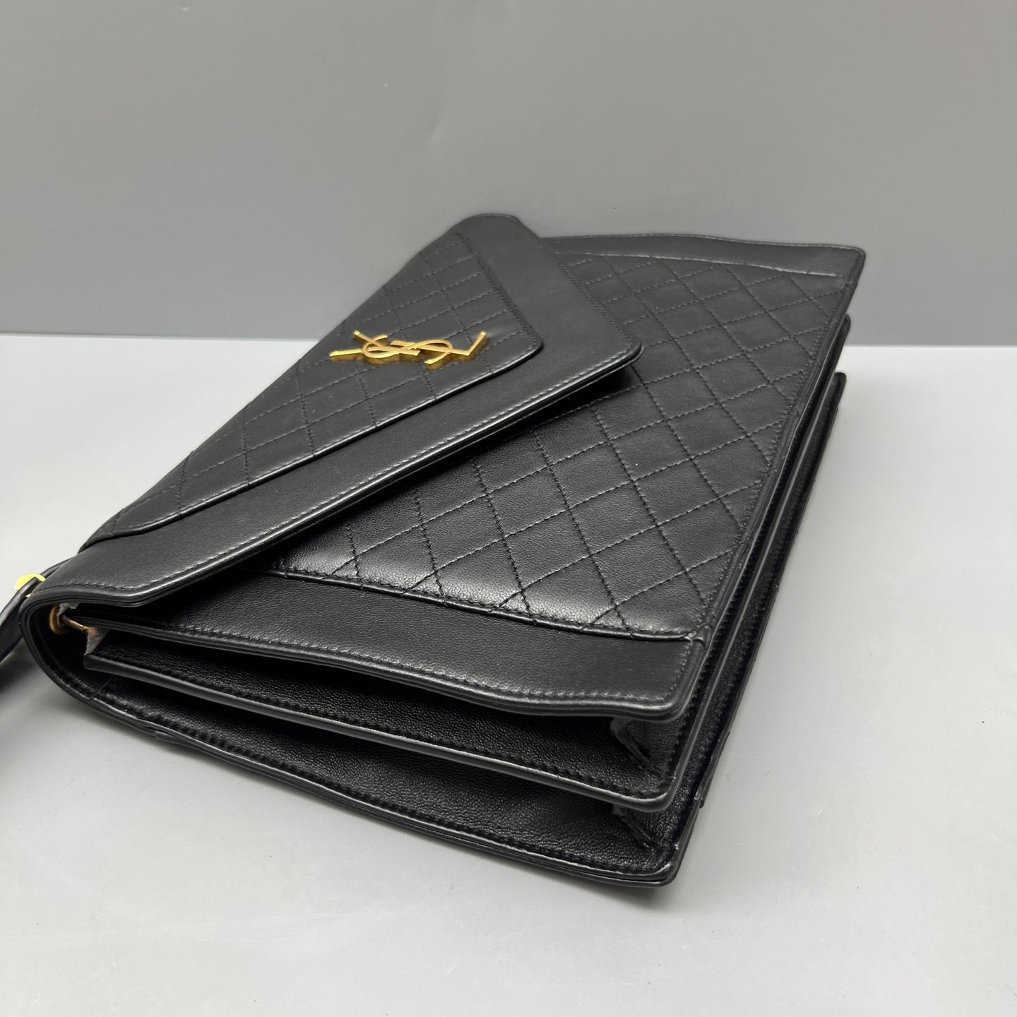 Saint Laurent - Gaby Envelope Bag - Quilted lambskin leather - Black with Gold-Tone Hardware - (medium)