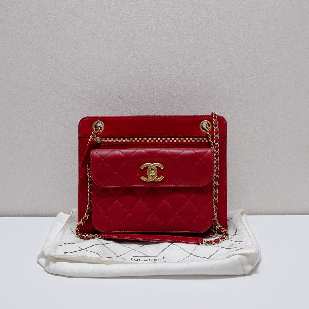 Chanel - Tote Shoulder Bag - Lambskin leather - Red with Gold-Tone Hardware - (Medium)