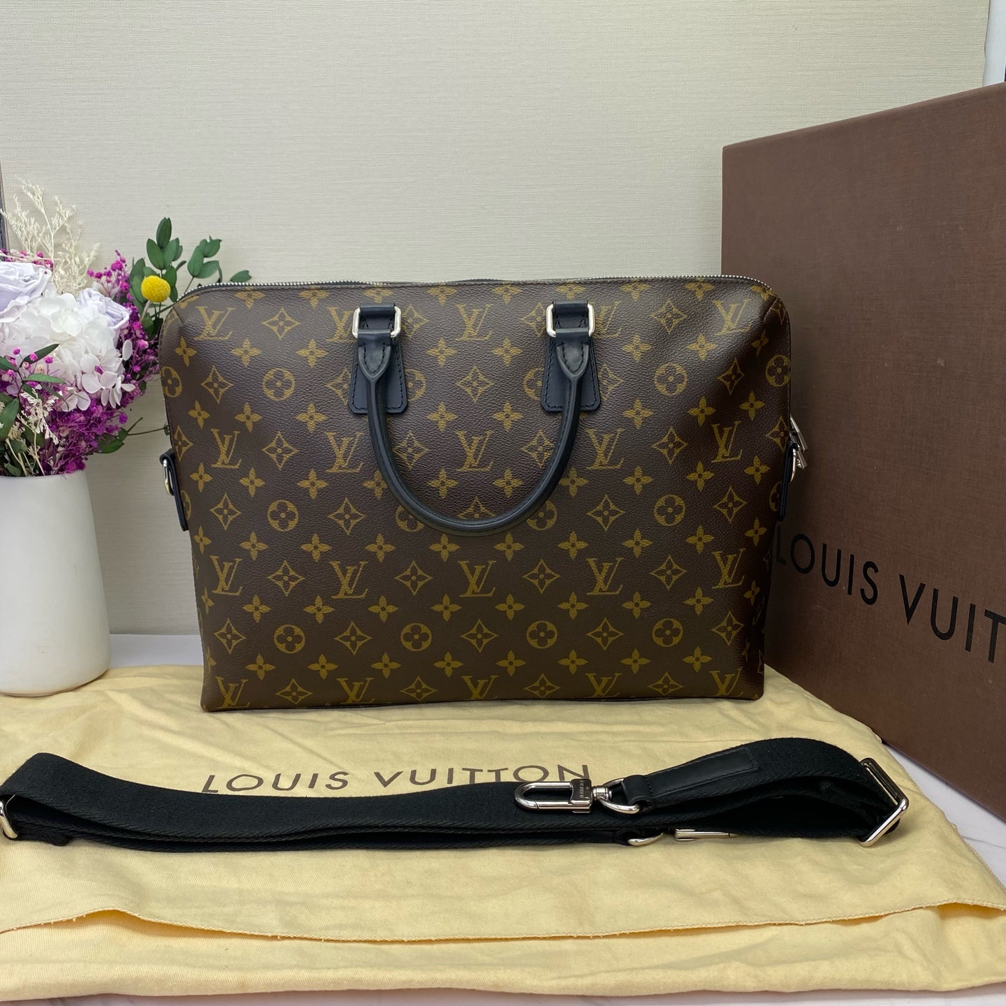 Louis Vuitton - Porte-Documents Monogram - Monogram coated canvas with leather trim - Brown - (large)