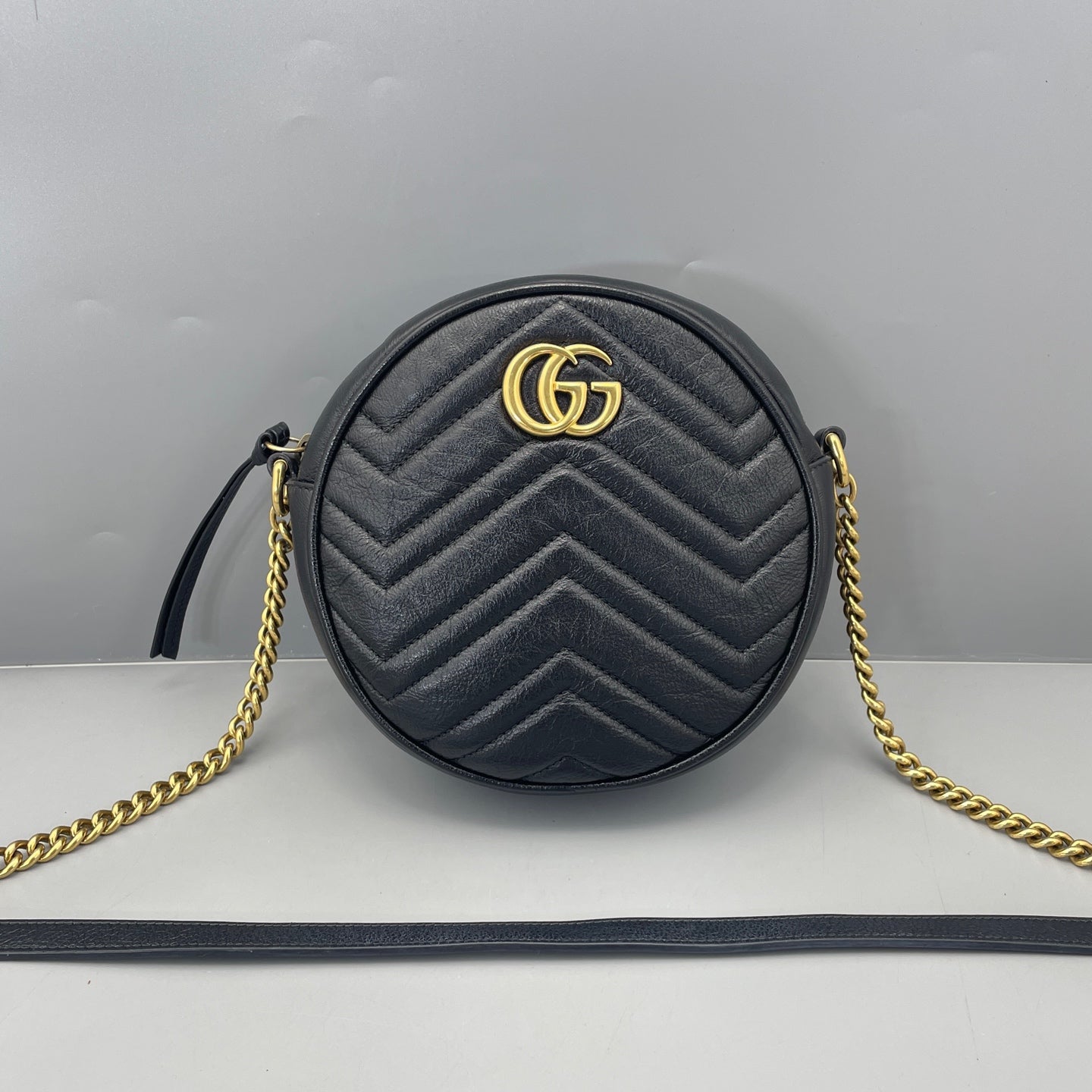 Gucci - GG Marmont Round Shoulder Bag - Leather - Black - (mini)
