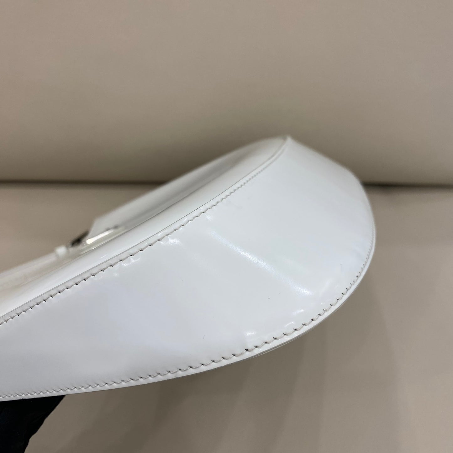 Prada - Cleo Hobo - Patent leather - White - (medium)