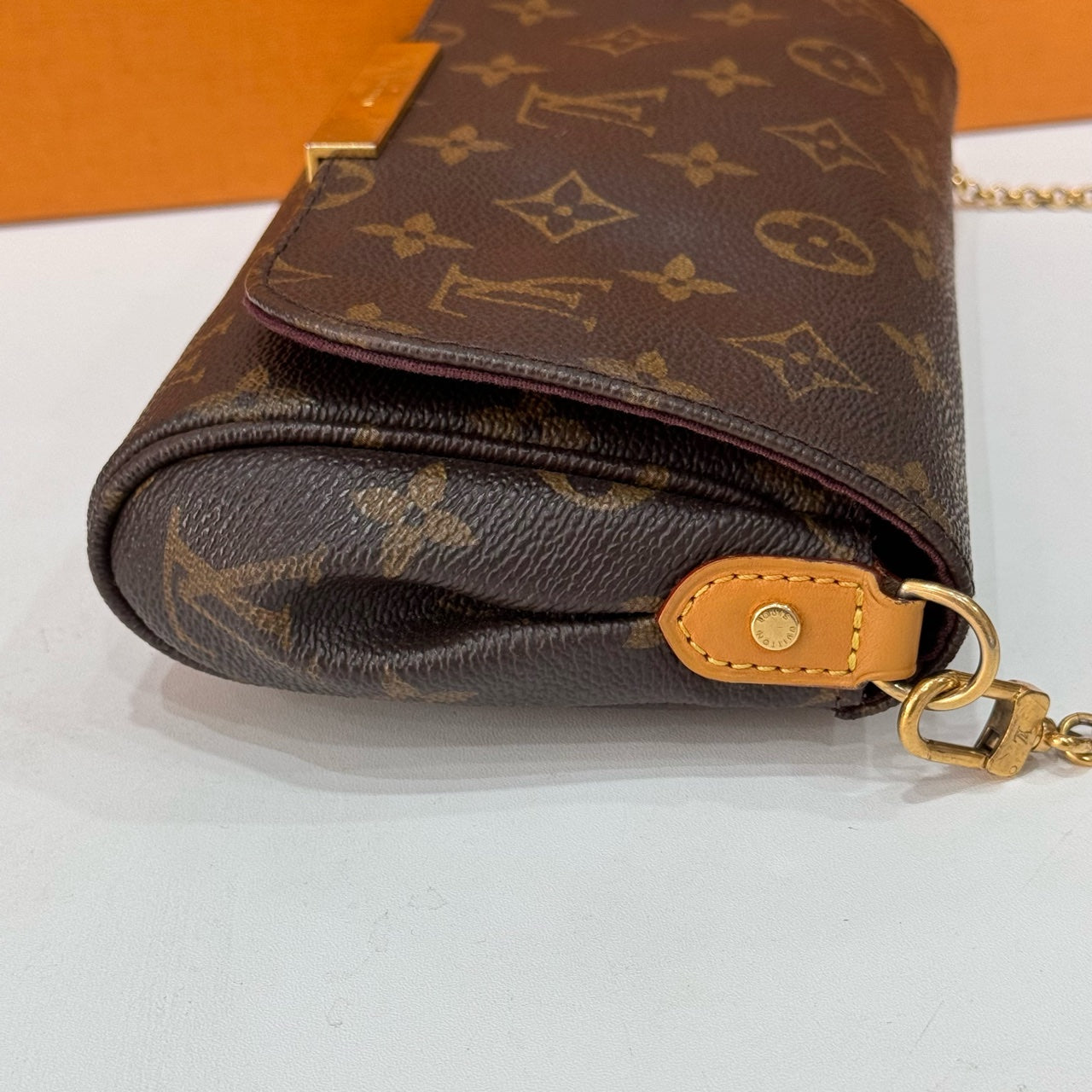 Louis Vuitton - Favorite PM - Monogram coated canvas with natural cowhide leather trim - Brown - (Small)