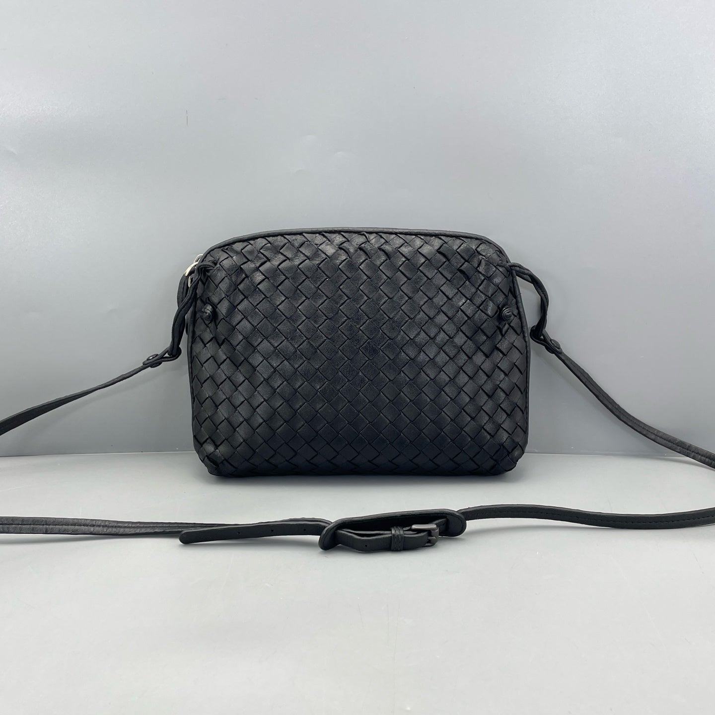 Bottega Veneta - Intrecciato Camera Bag - Leather - Black - (small)