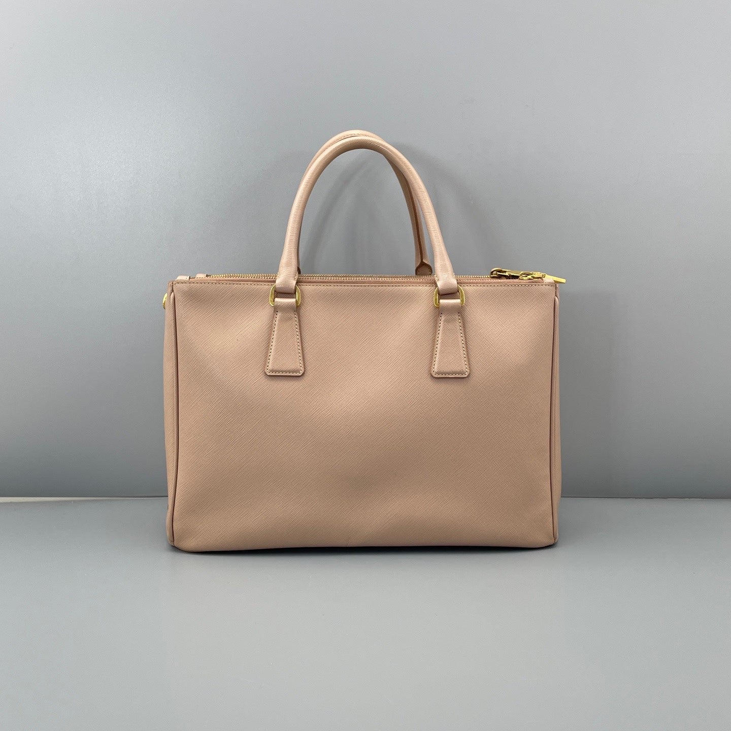 Prada - Saffiano Lux Tote - Saffiano leather - Beige - (Large)