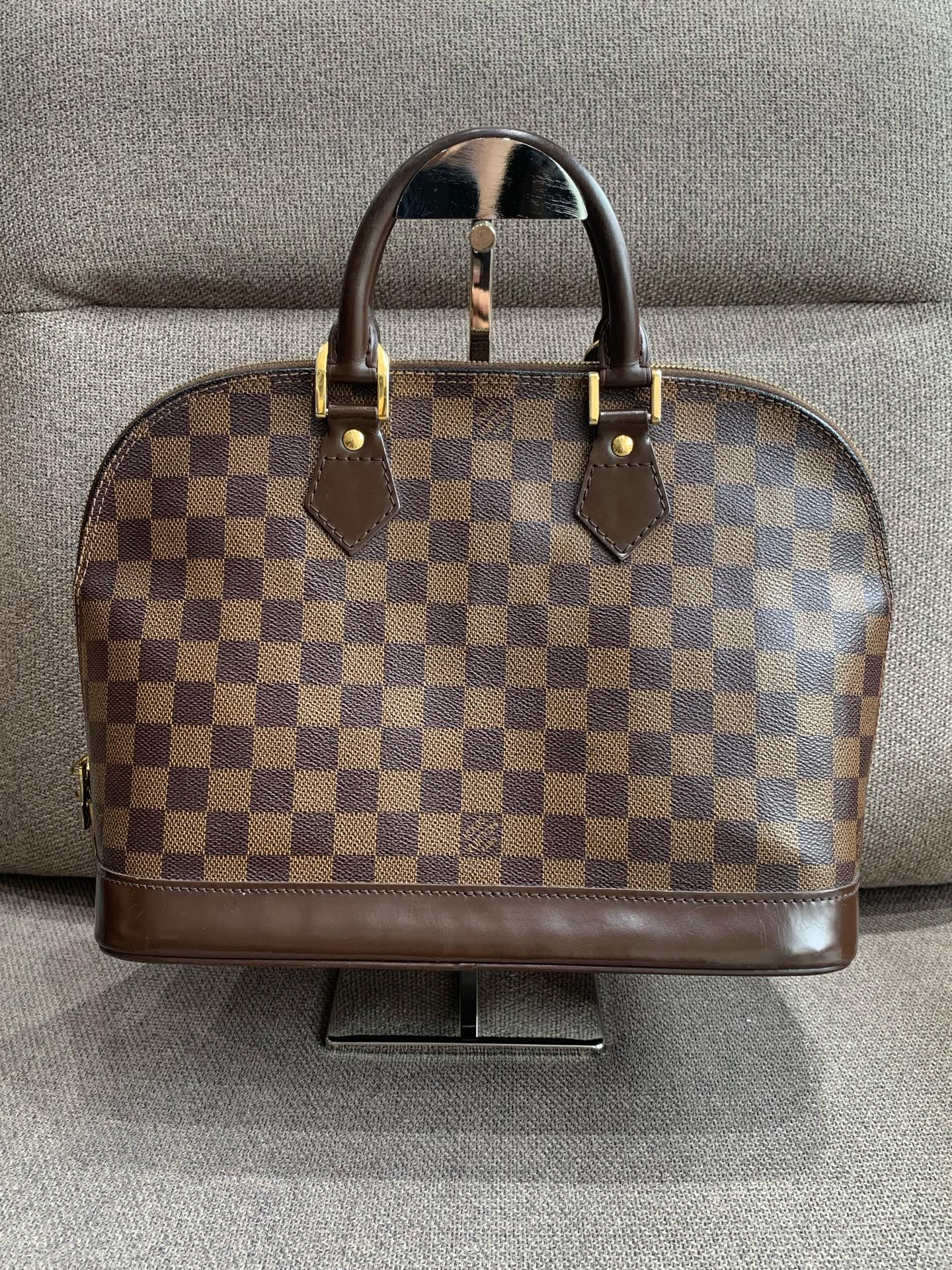 Louis Vuitton - Alma PM - Damier Ebene coated canvas with smooth leather trim - Brown - (Medium)