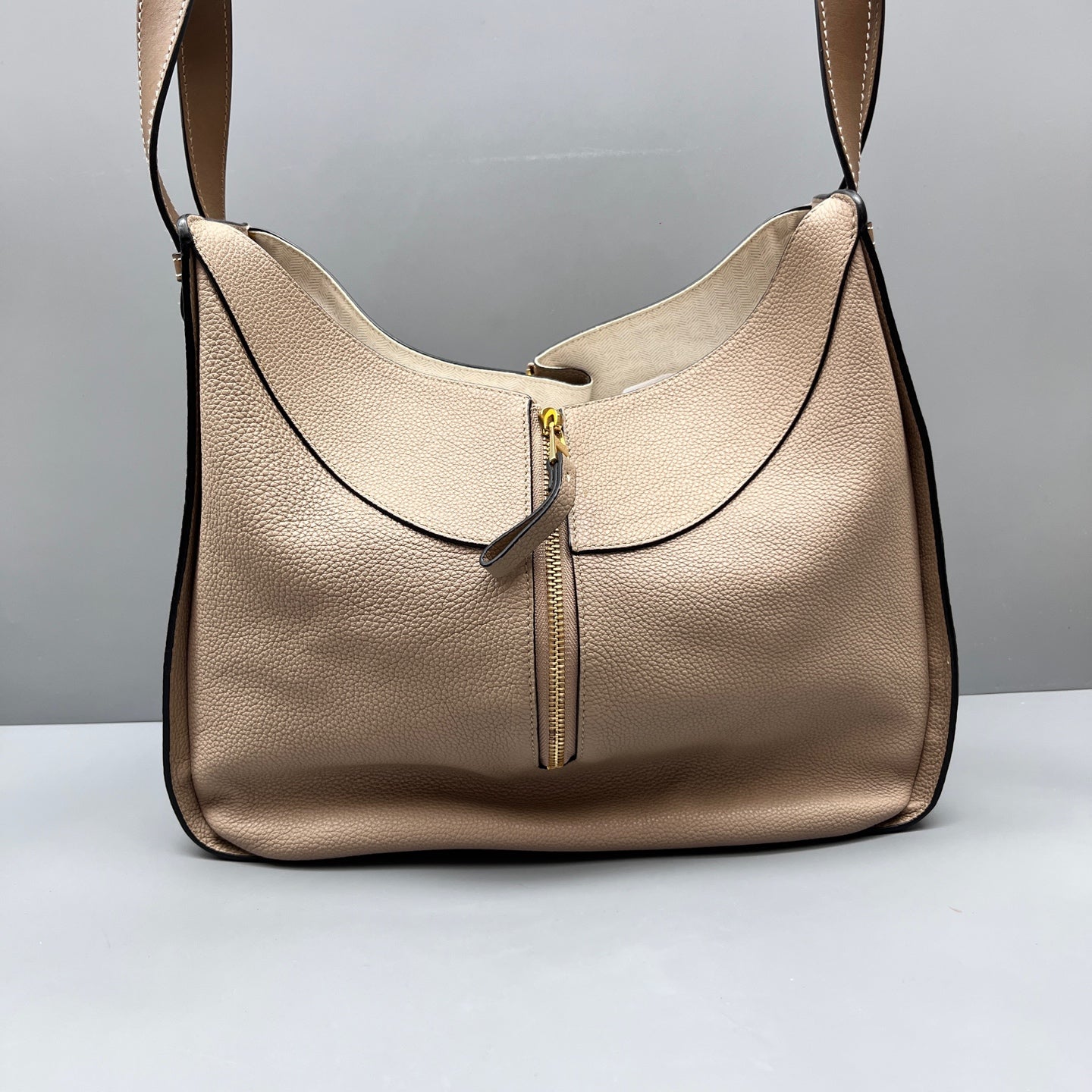 Loewe - Hammock bag - Grained calfskin leather - Beige - (medium)