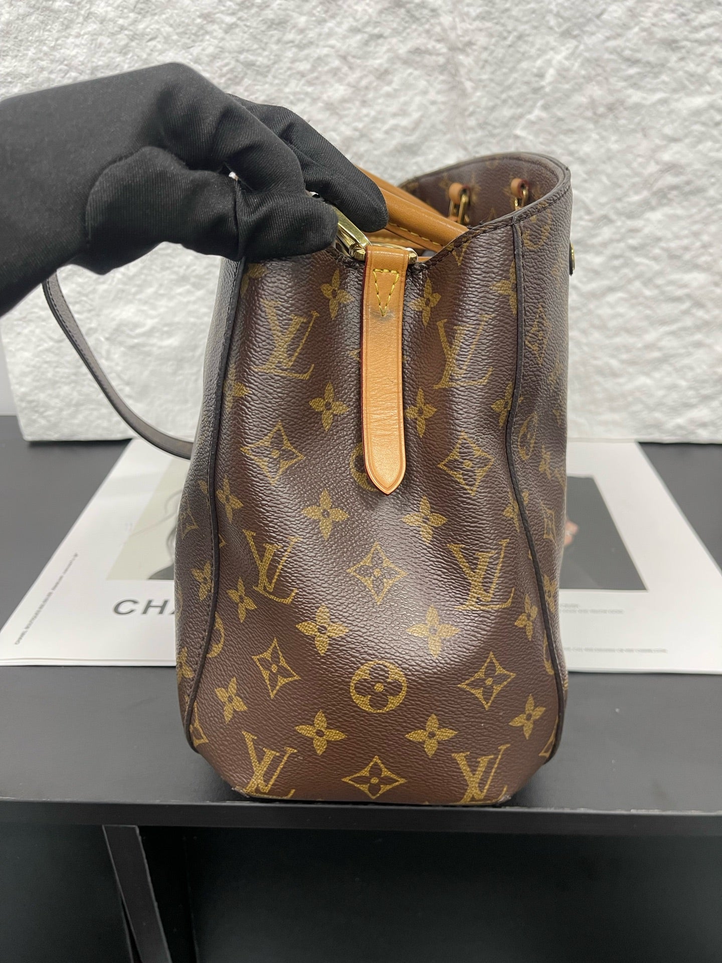 Louis Vuitton - Montaigne MM - Monogram coated canvas with Vachetta leather trim - Brown - (medium)