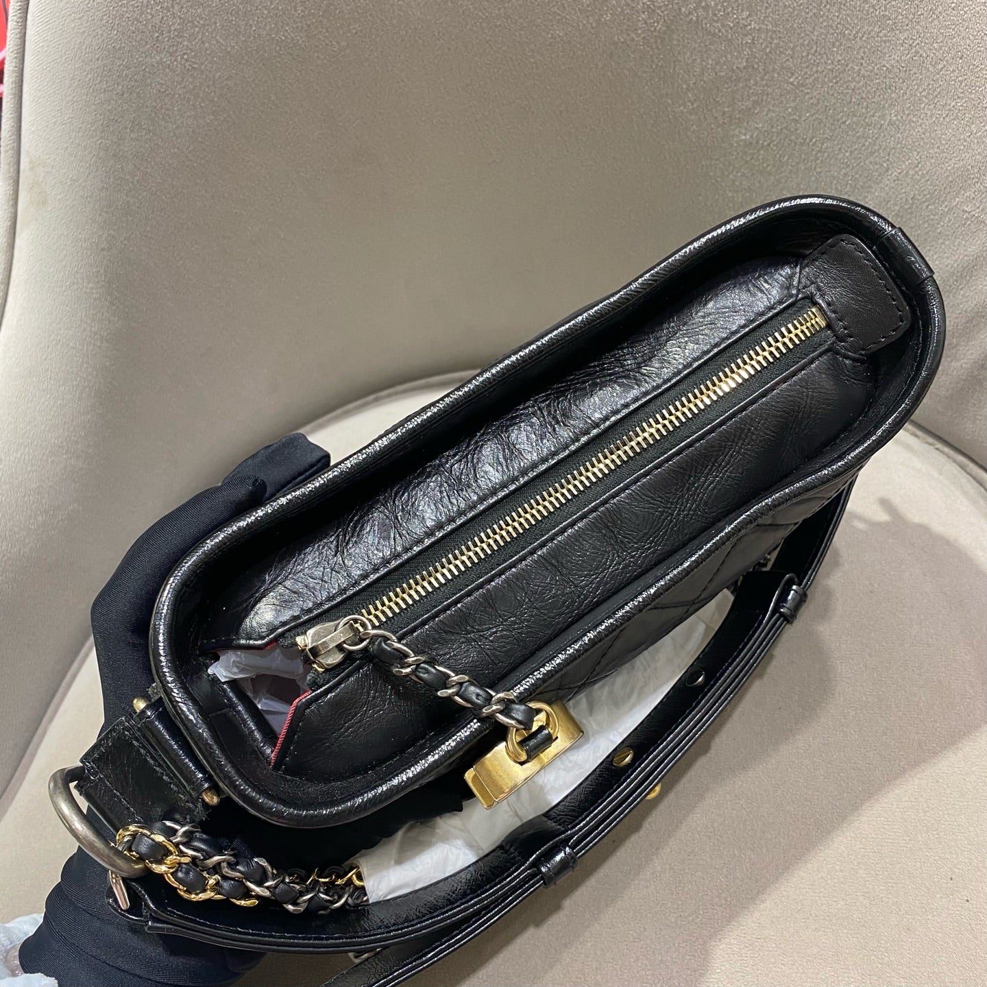 Chanel - Gabrielle Hobo Bag Small - Aged calfskin leather and smooth calfskin leather - Black with Gold-Tone Hardware - (small)