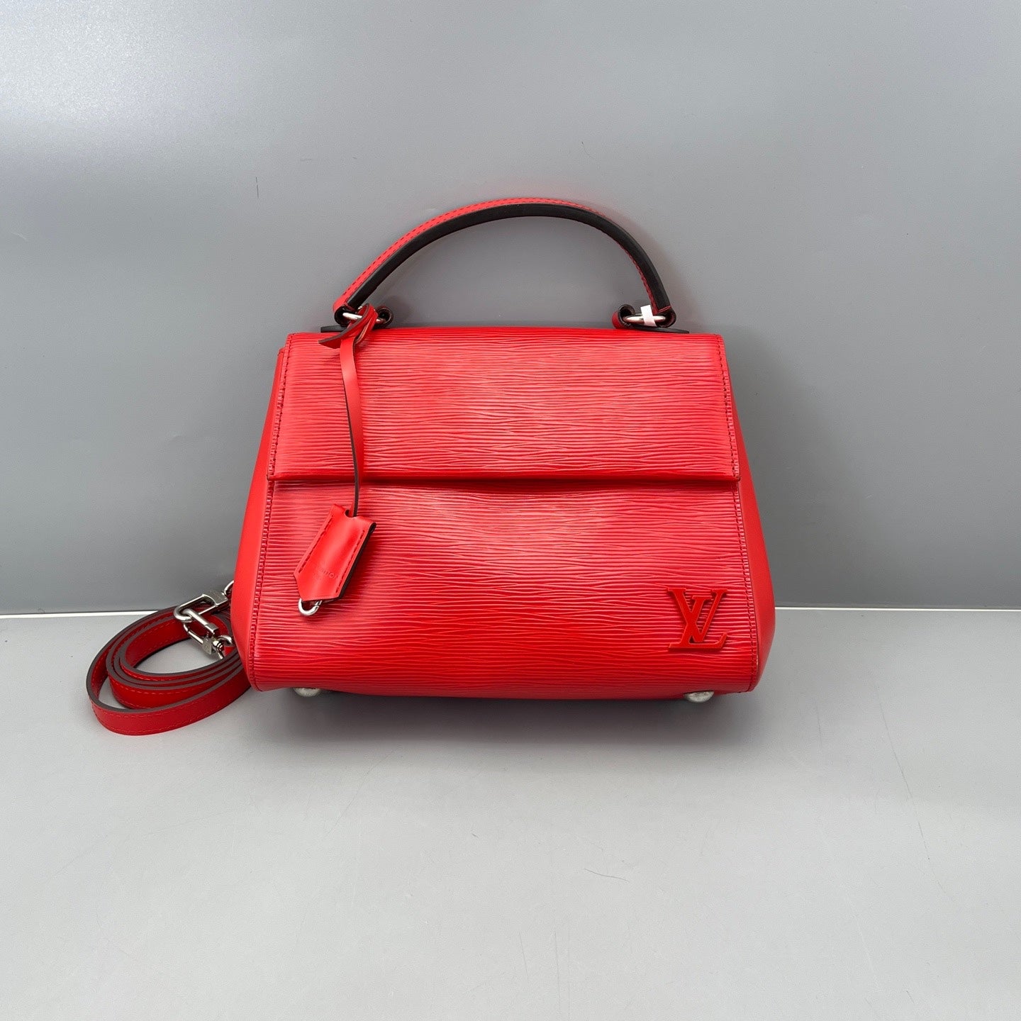 Louis Vuitton - Cluny BB - Epi leather - Red - (Medium)
