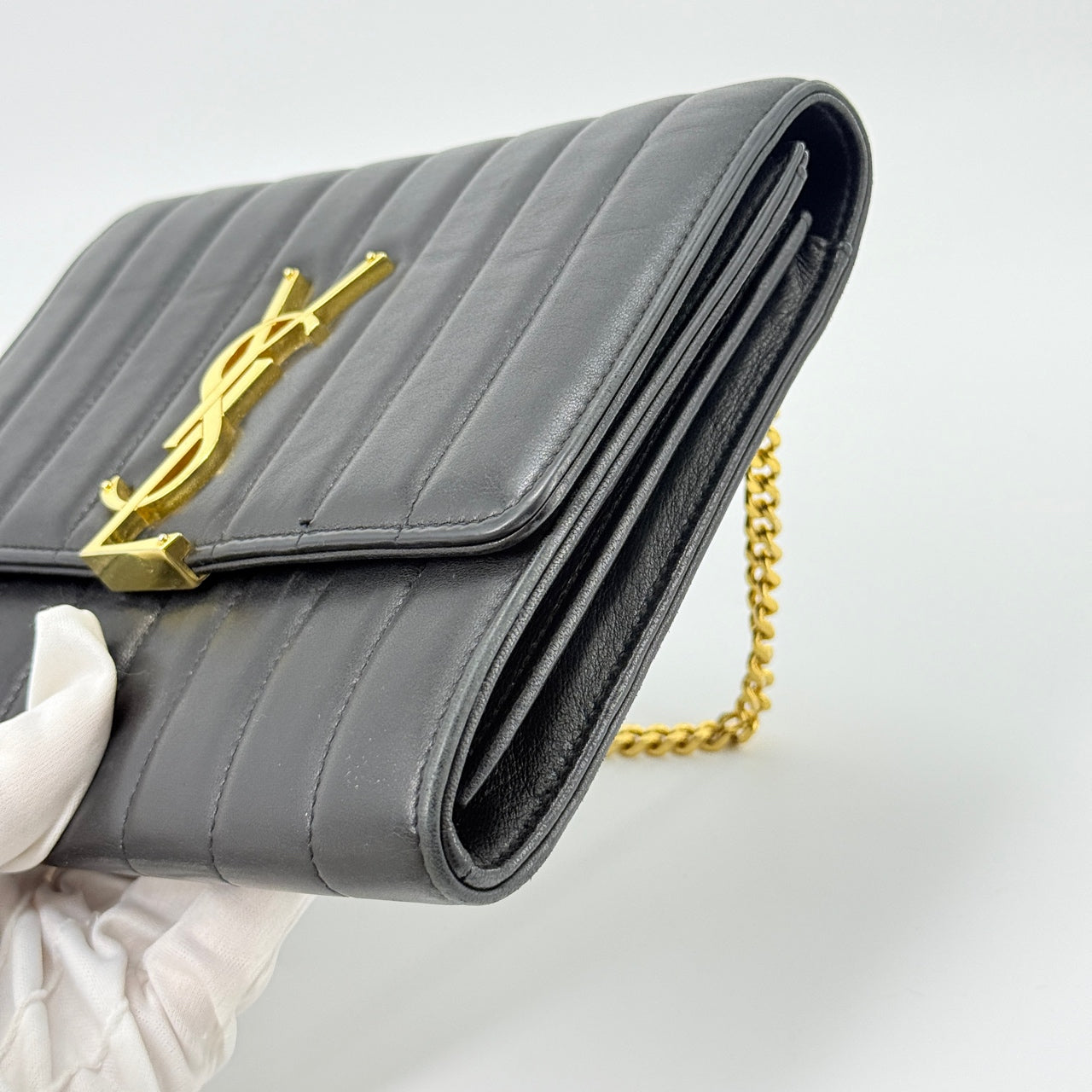 Saint Laurent - Vicky Chain Wallet - Leather - Black with Gold-Tone Hardware - (mini)