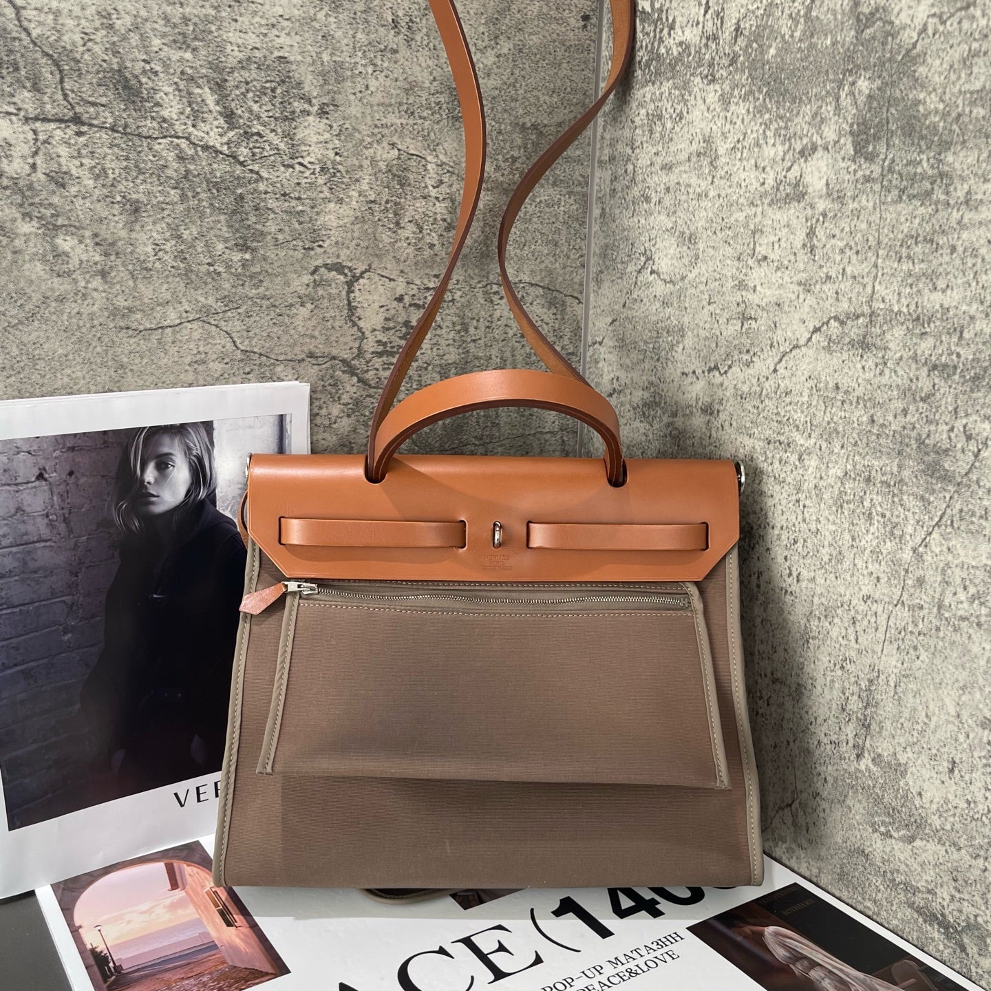 Hermès - Herbag Zip 31 - Toile H canvas and Barenia leather - Ebony brown and Elephant Grey canvas with Barenia leather accents - (Medium)