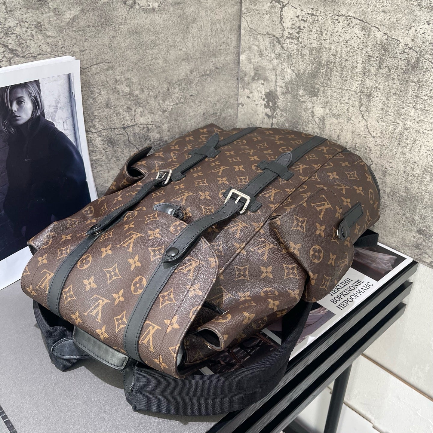 Louis Vuitton - Christopher MM - Monogram Canvas with Leather Trim - Brown - (Large)