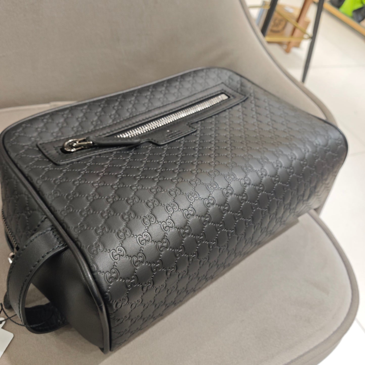 Gucci - Microguccissima Toiletry Pouch - Embossed cowhide leather - Black - (medium)