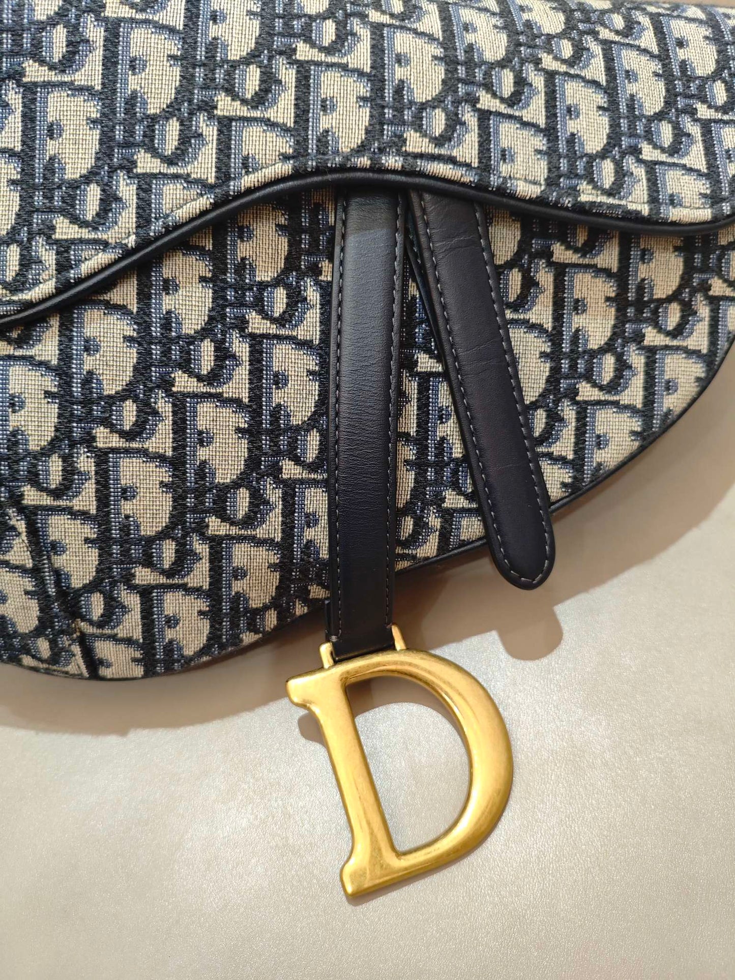 Dior - Saddle Bag - Dior Oblique Jacquard Canvas with Leather Trim - Navy Blue and Beige - (Medium)