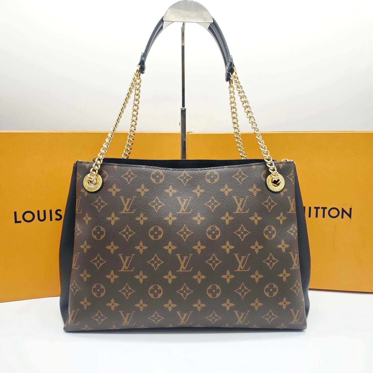 Louis Vuitton - Surene Medium - Monogram coated canvas with grained leather trim - Brown and Black with Gold-tone hardware - (Medium)