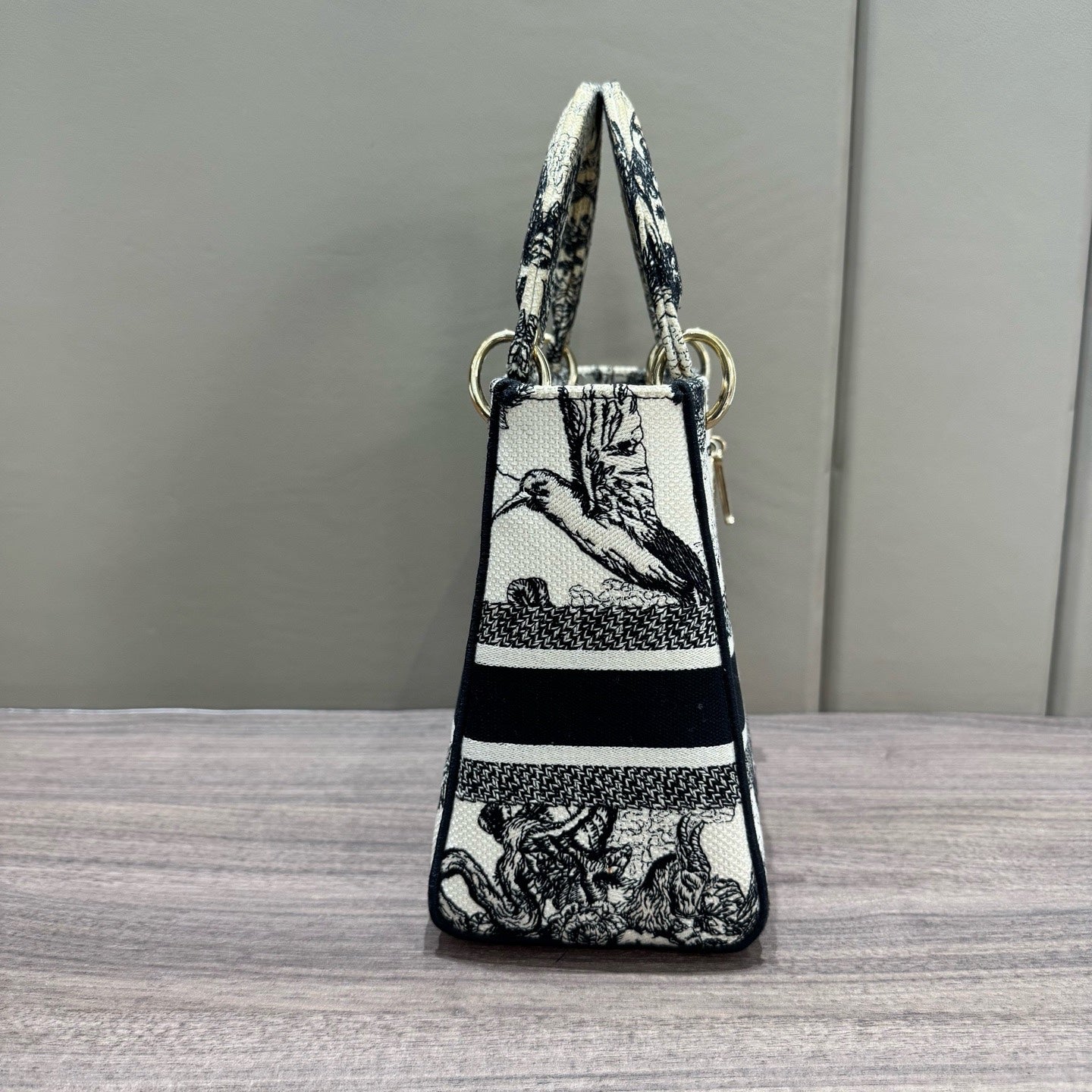 Dior - Lady Dior Bag - Embroidered cloth - Black and White - (medium)