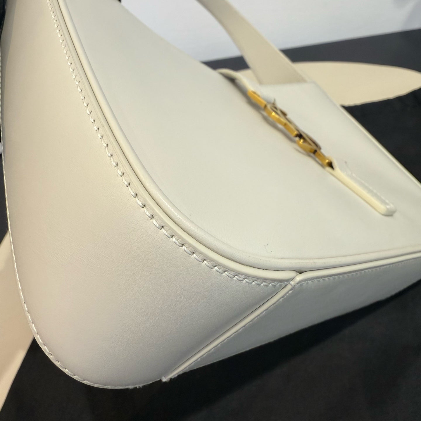 Saint Laurent - LE 5 A 7 Hobo Bag - Leather - White - (small)