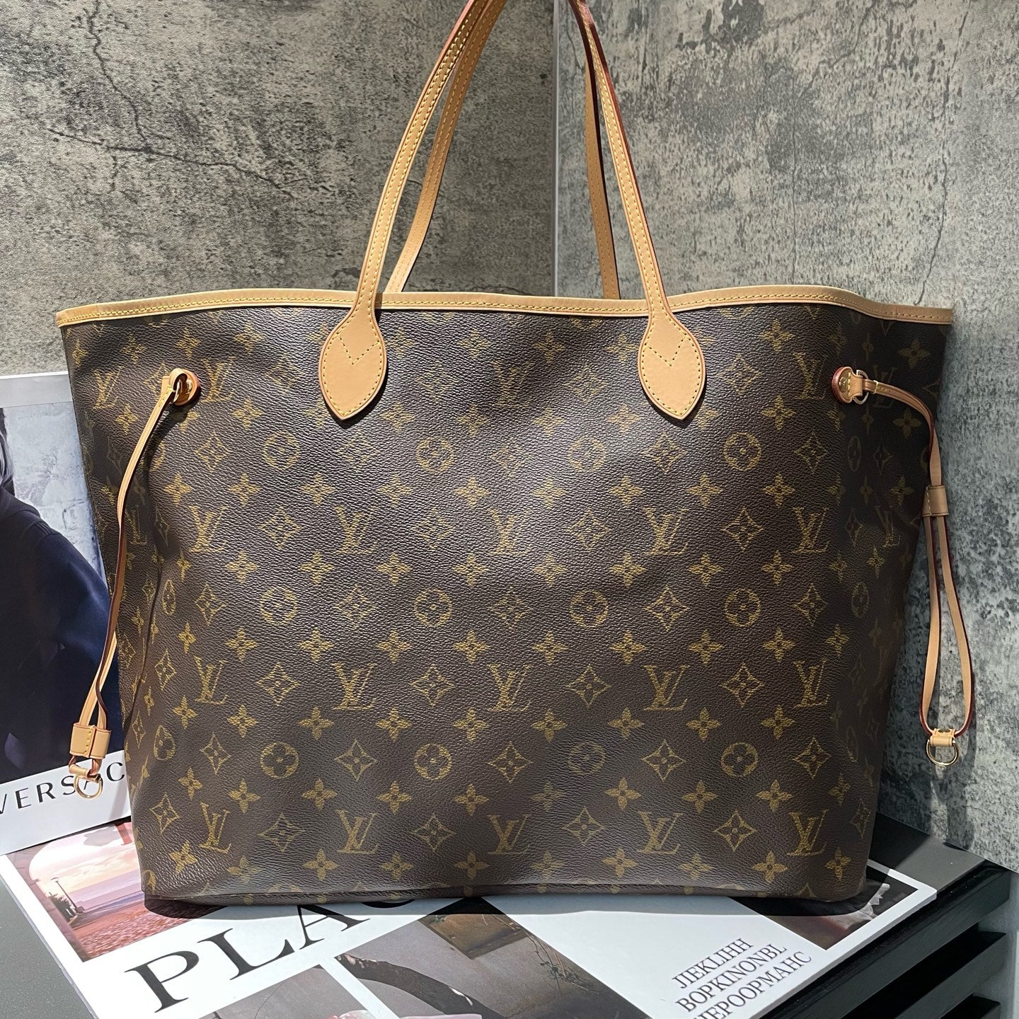Louis Vuitton - Neverfull GM - Monogram coated canvas with natural cowhide leather trim - Brown - (Large)