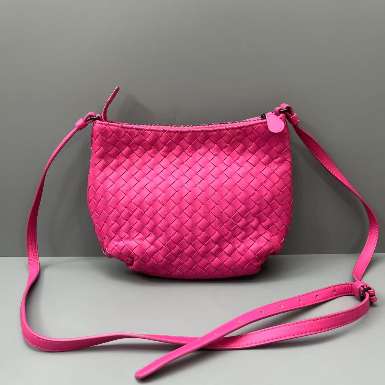 Bottega Veneta - Intrecciato Crossbody Bag - Leather - Pink - (small)