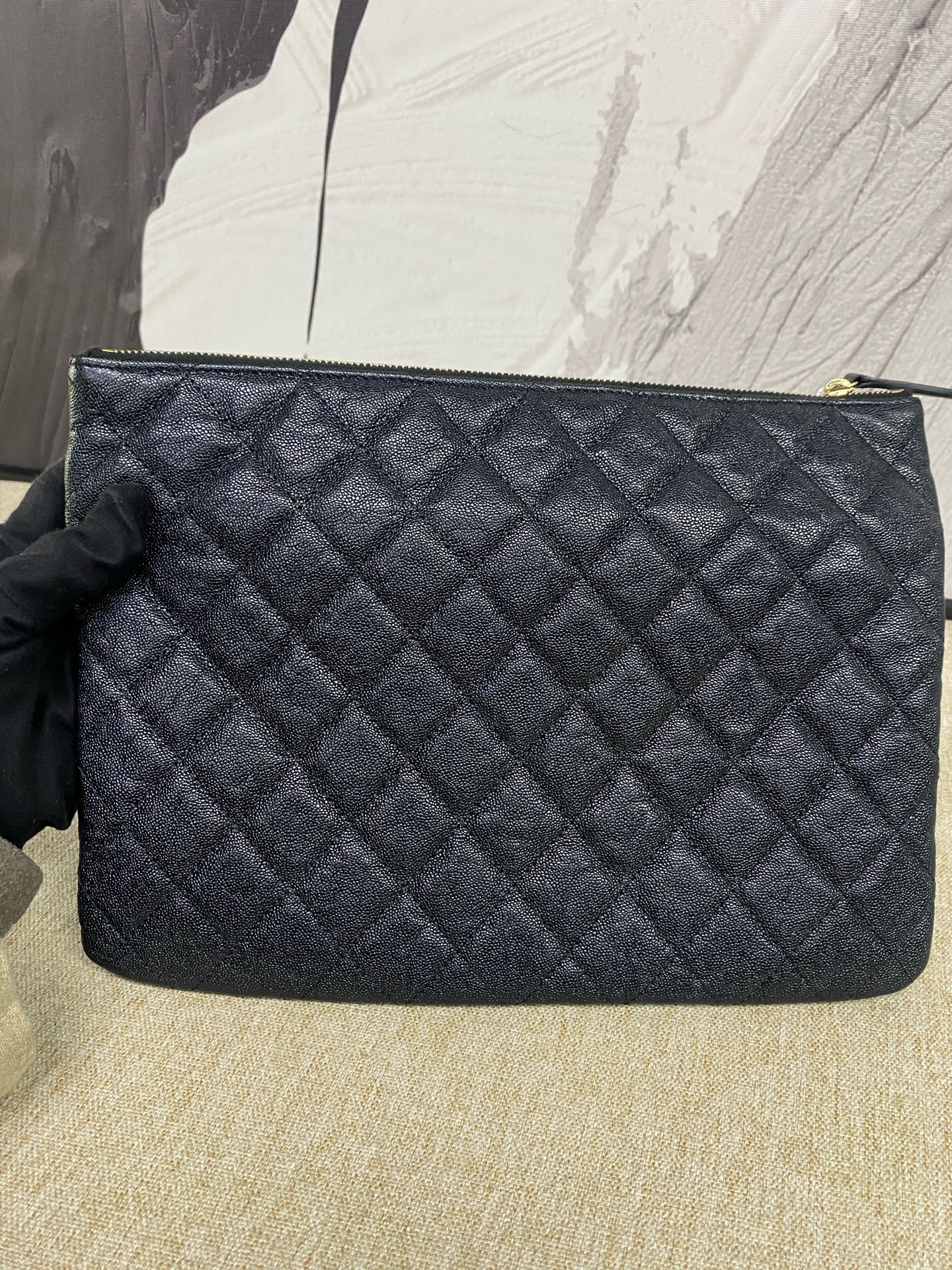 Chanel - Quilted Clutch Bag - Grained Calfskin Leather - Black with Gold-Tone Hardware - (Medium)