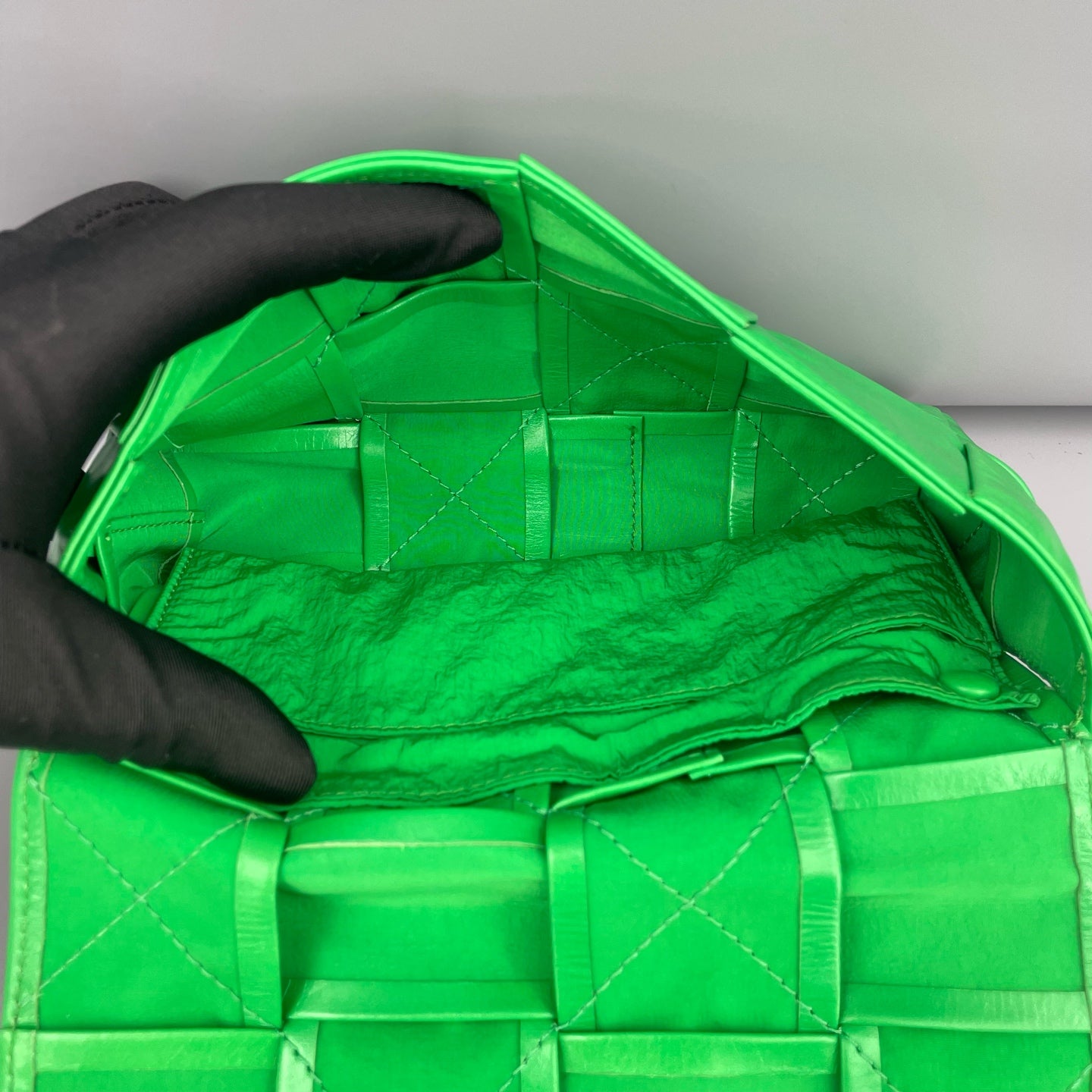 Bottega Veneta - Padded Cassette Bag - Leather - Green - (mini)