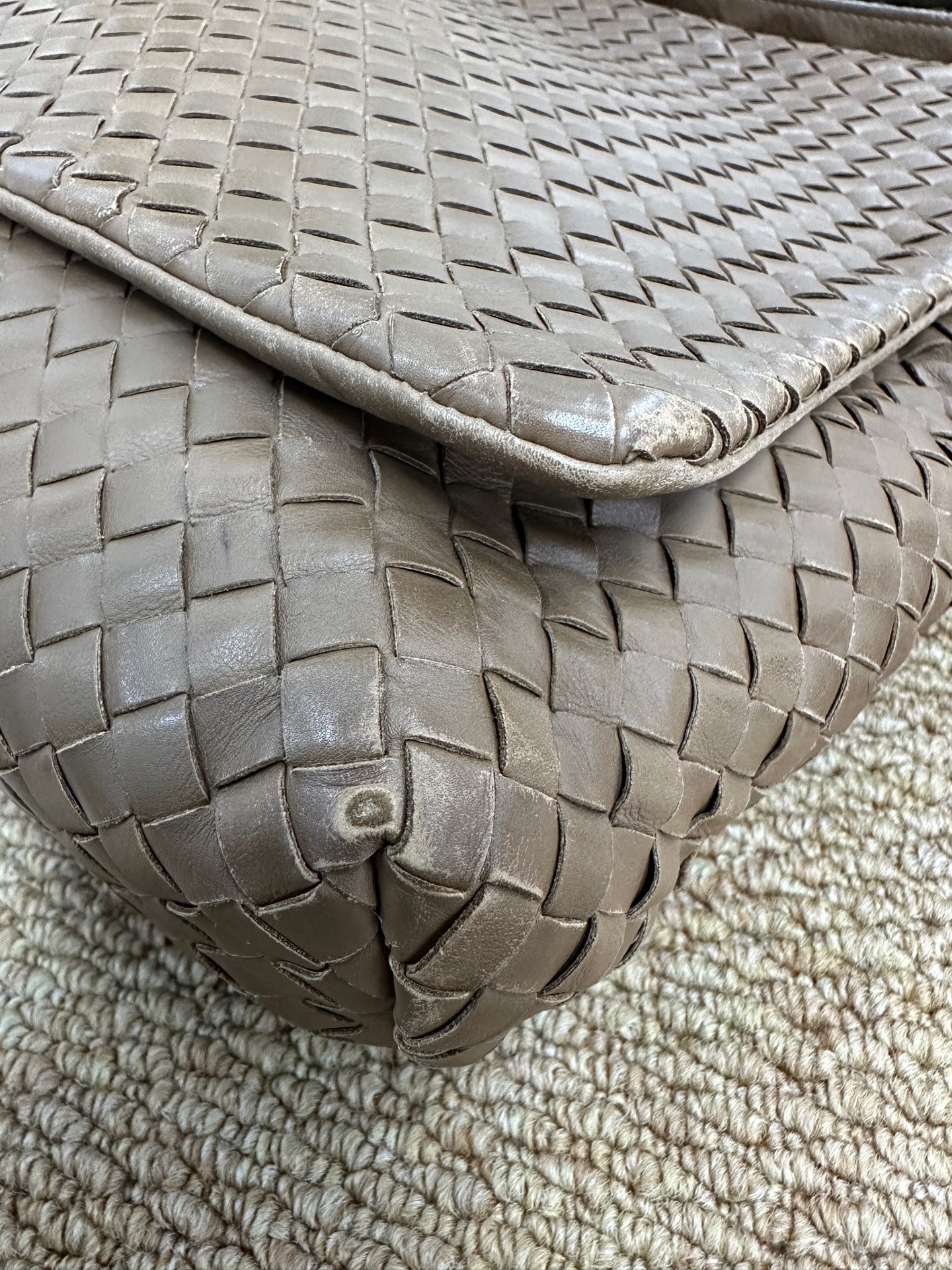 Bottega Veneta - Classic Intrecciato Flap Messenger Bag - Leather - Dark Brown - (medium)